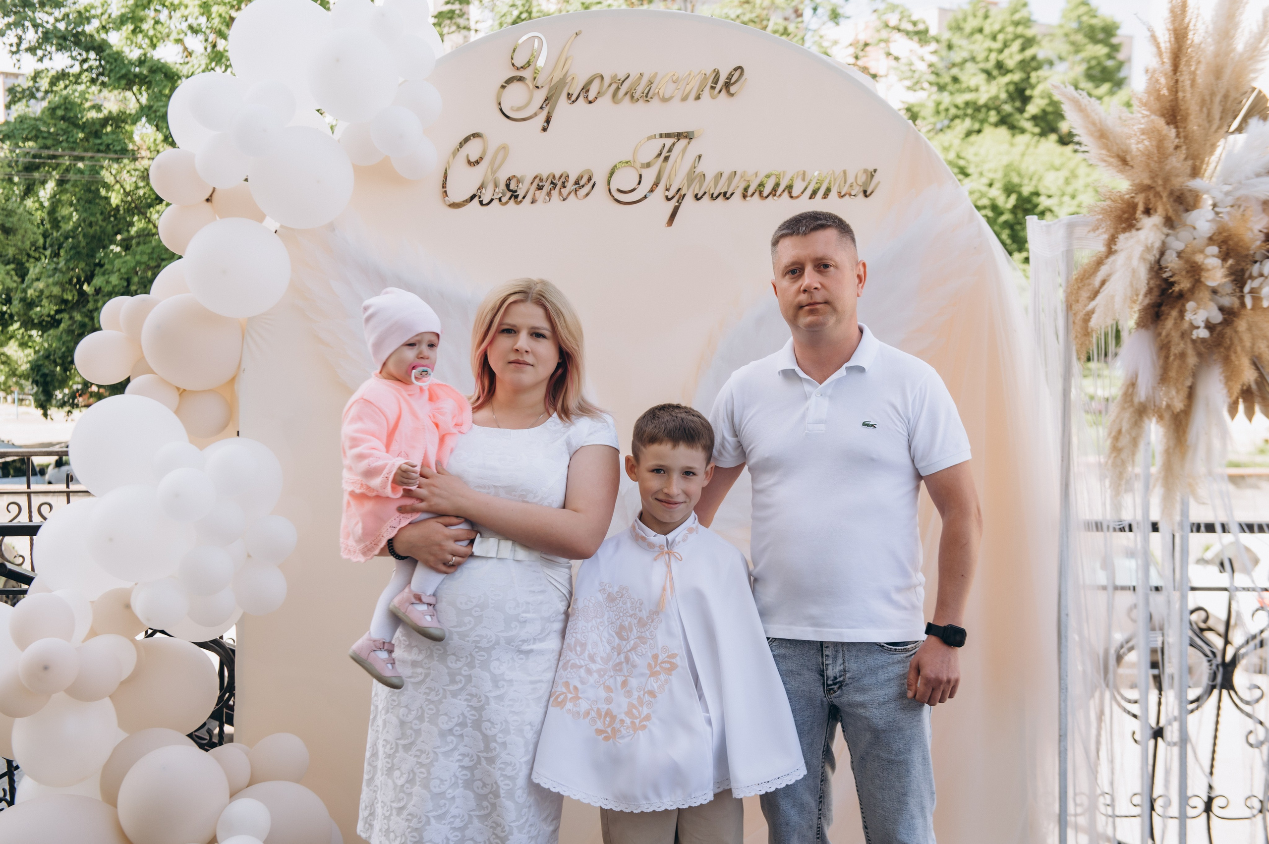 Фотосесія Причастя Тернопіль церква Св Михаїла, фотограф на Причастя Тернопіль, фотосесія Літургії Причастя Тернопіль. Сімейний, дитячий та індивідуальний фотограф в м. Тернопіль, м. Львів