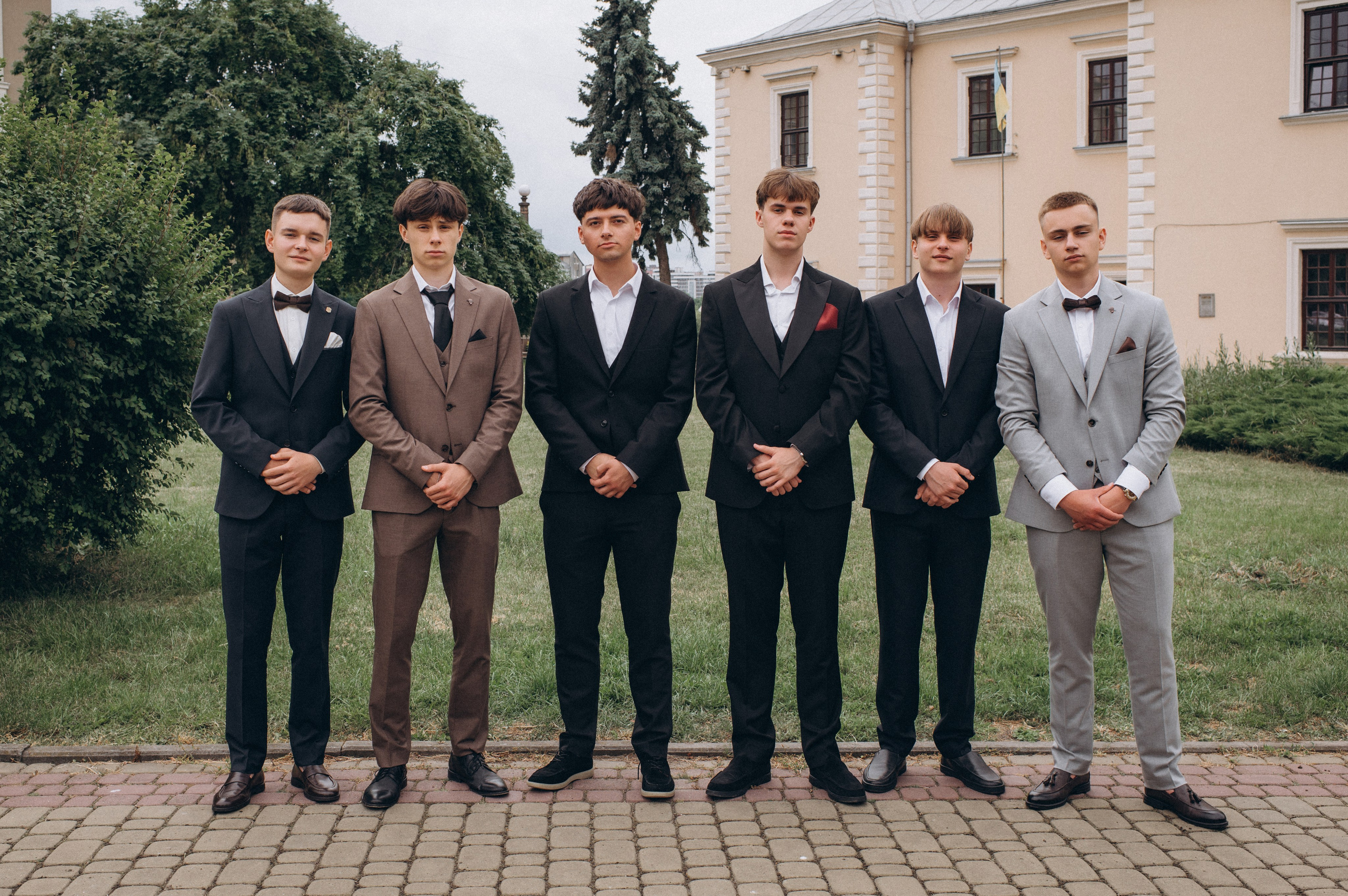 Випускники 2025, фотосесія випускного Тернопіль, фотосесія випускників Тернопіль, зйомка випускного, фотосесія випускного. Сімейний, дитячий та індивідуальний фотограф в м. Тернопіль, м. Львів