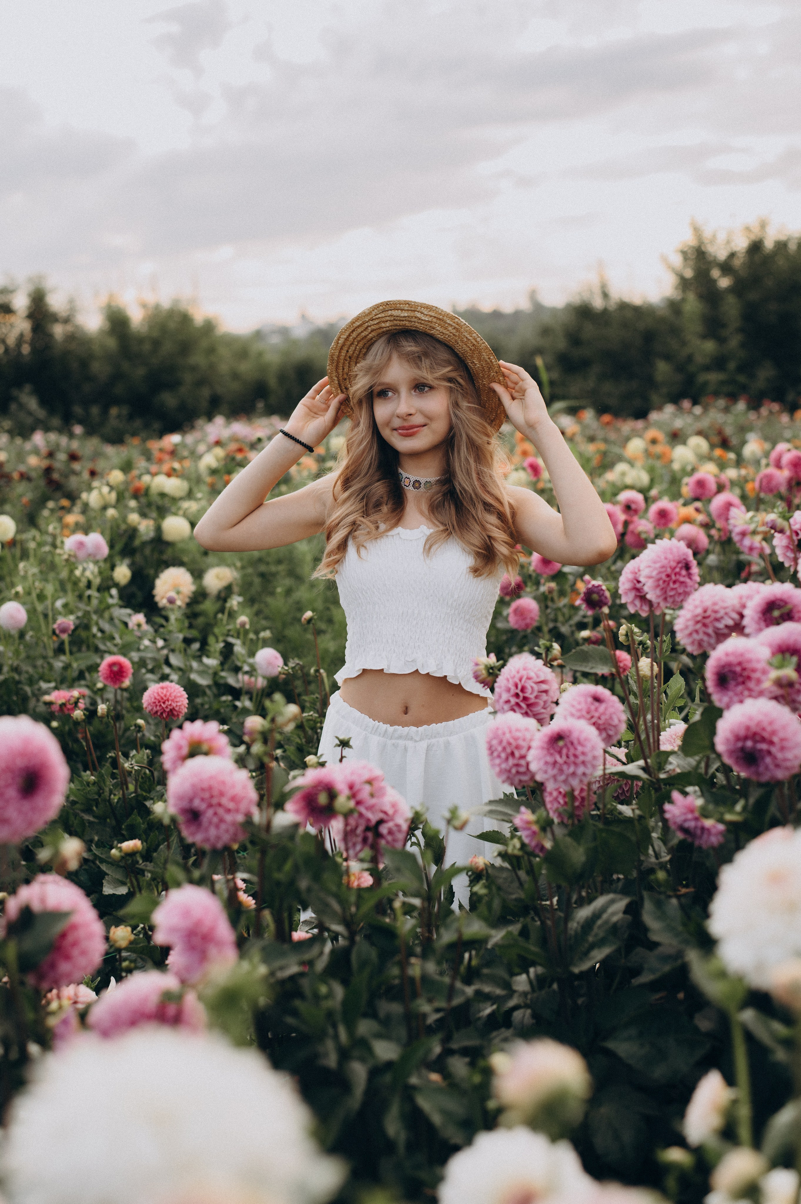 Сімейна фотосесія мами і доньки, сімейний фотограф Тернопіль, портретний фотограф, сімейна фотосесія Тернопіль, фотосесія в жоржинах. Сімейний, дитячий та індивідуальний фотограф в м. Тернопіль, м. Львів