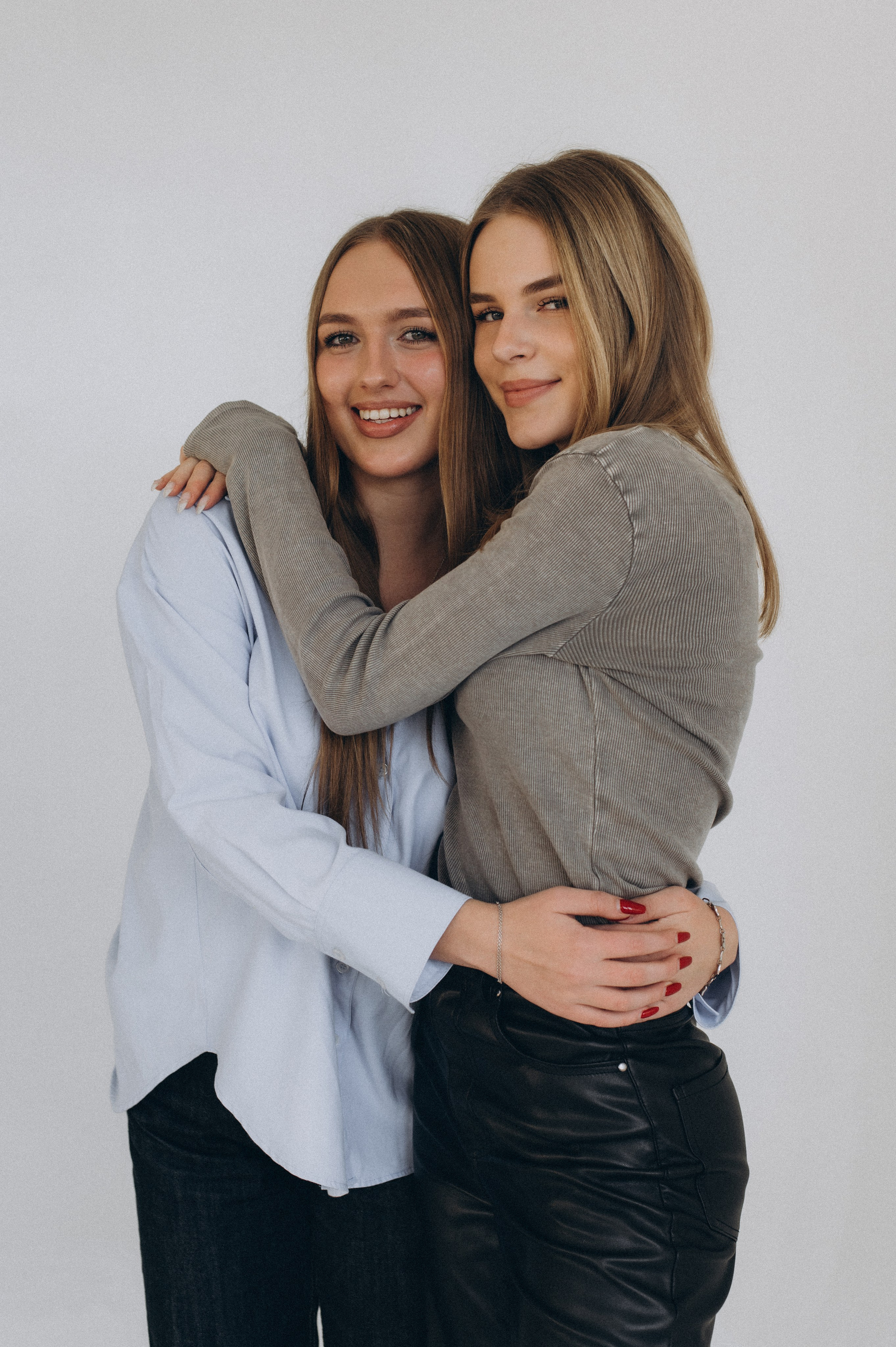 Фотосесія випускників, фотосесія на віньєтки Тернопіль, випускники Тернопіль, випуск 2025. Сімейний, дитячий та індивідуальний фотограф в м. Тернопіль, м. Львів