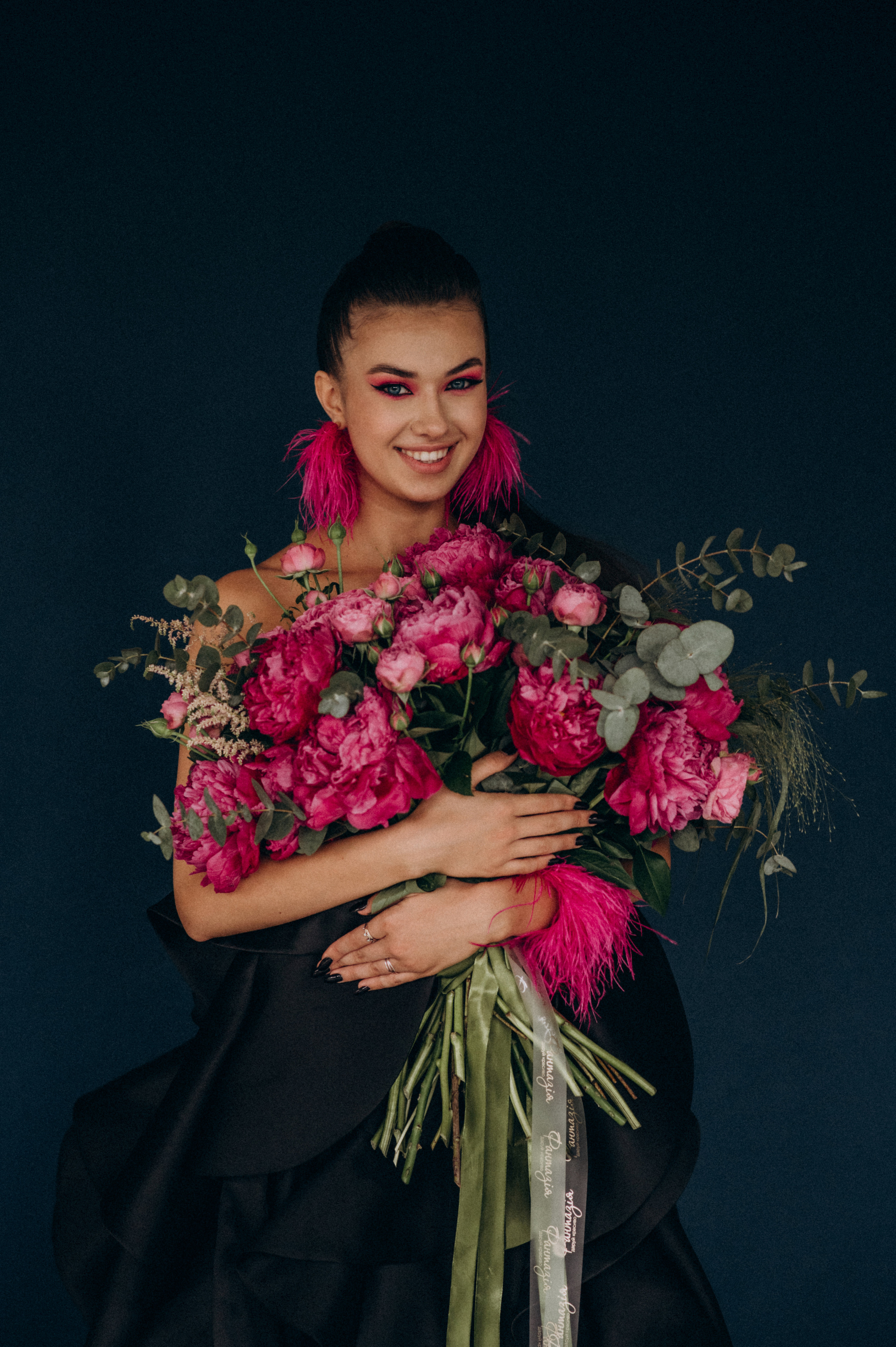 Випускниця, зйомка у студії, фотосесія випускного Тернопіль Львів. Сімейний, дитячий та індивідуальний фотограф в м. Тернопіль, м. Львів