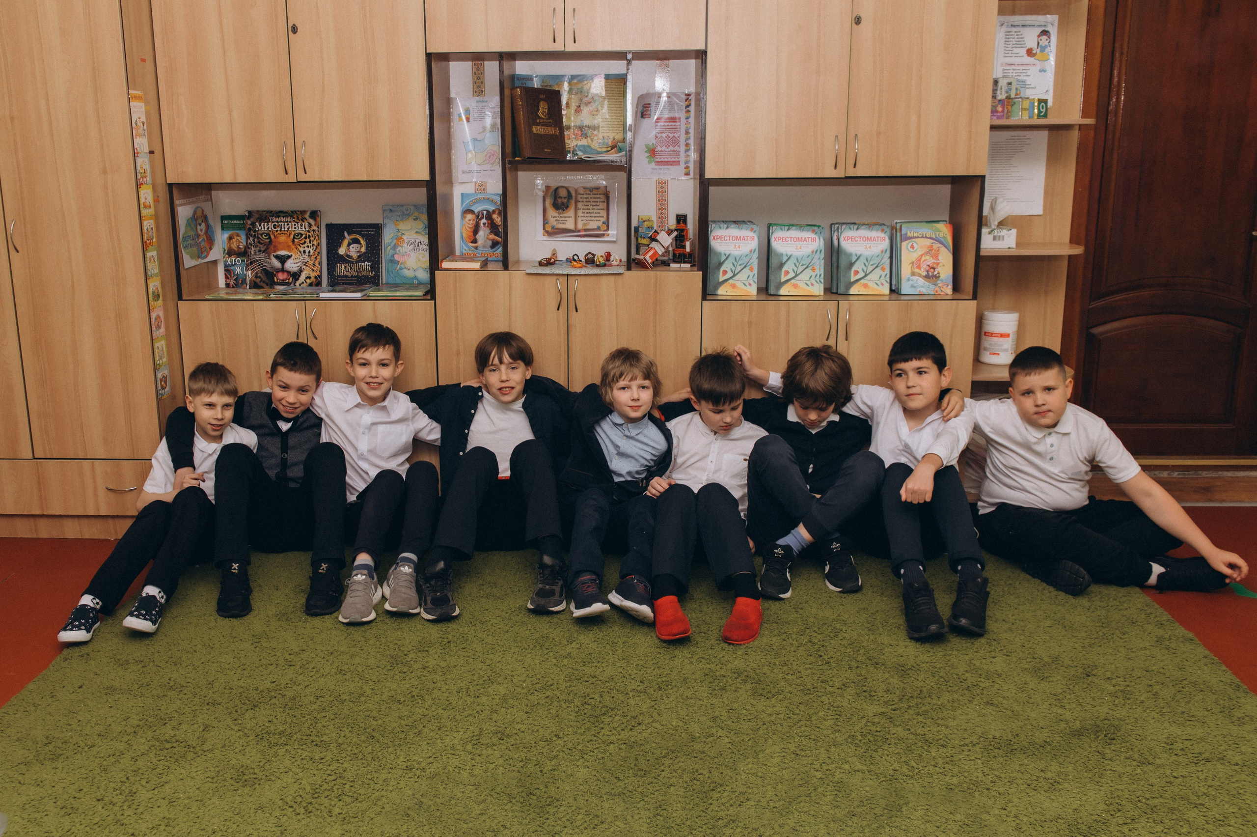 Шкільна фотосесія на віньєтки Тернопіль, фотосесія випускників Тернопіль, зйомка на віньєтки, шкільні фотоальбоми Тернопіль. Сімейний, дитячий та індивідуальний фотограф в м. Тернопіль, м. Львів