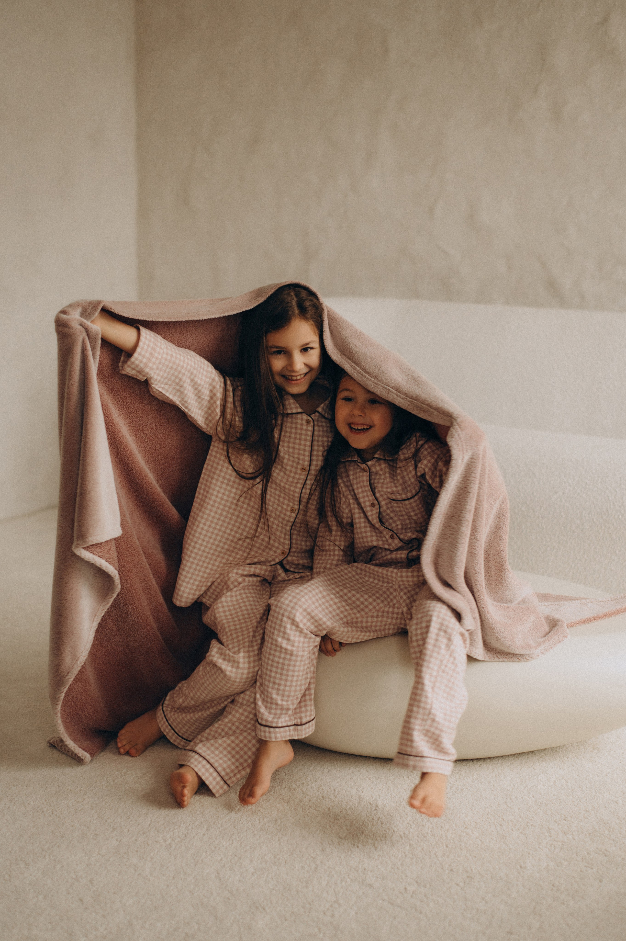 Фотосесія сестричок Тернопіль, зйомка сестрички, сімейний фотограф Тернопіль, портретний фотограф Тернопіль, фотосесія дітей. Сімейний, дитячий та індивідуальний фотограф в м. Тернопіль, м. Львів