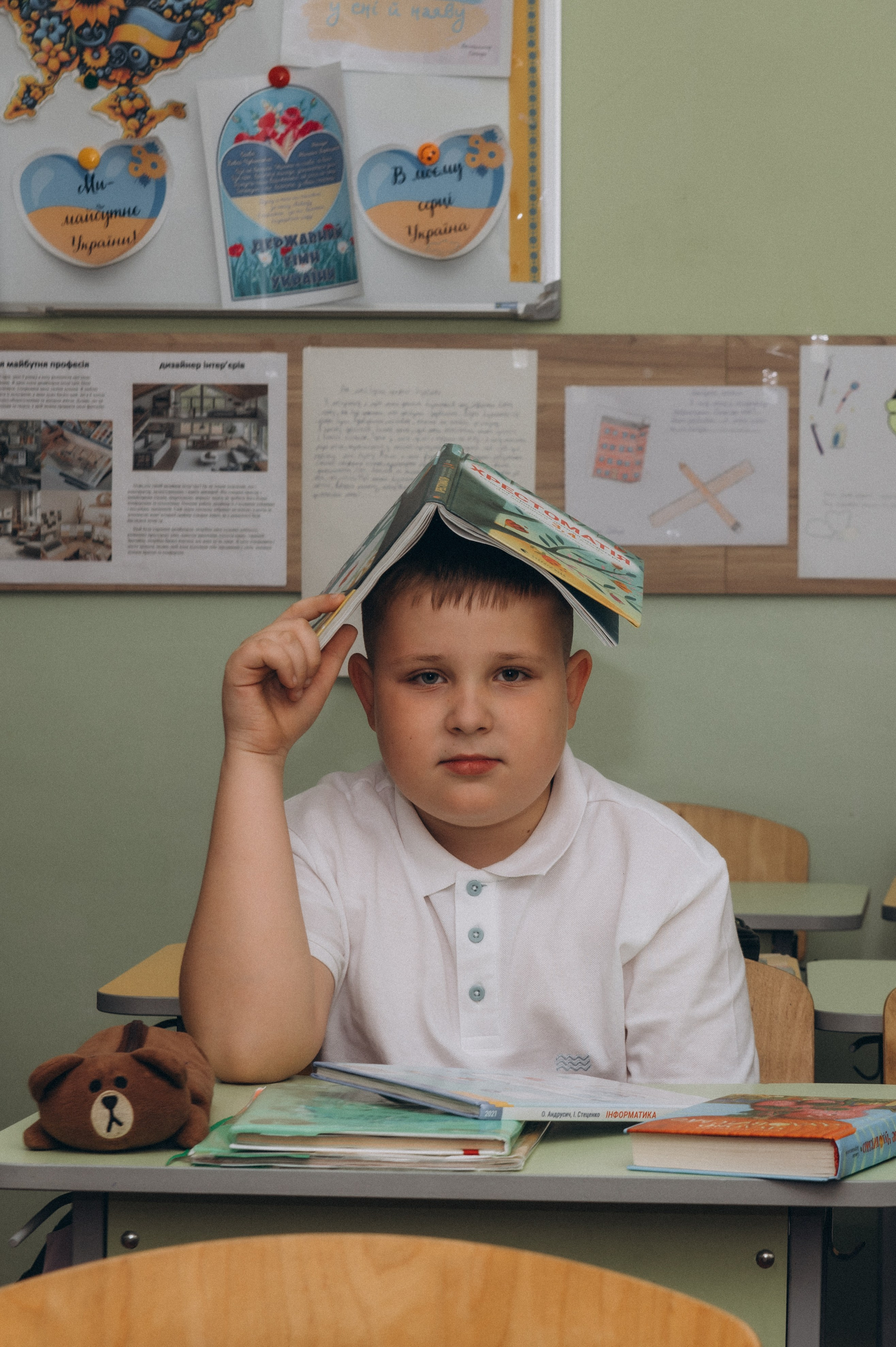 Шкільна фотосесія на віньєтки Тернопіль, фотосесія випускників Тернопіль, зйомка на віньєтки, шкільні фотоальбоми Тернопіль. Сімейний, дитячий та індивідуальний фотограф в м. Тернопіль, м. Львів