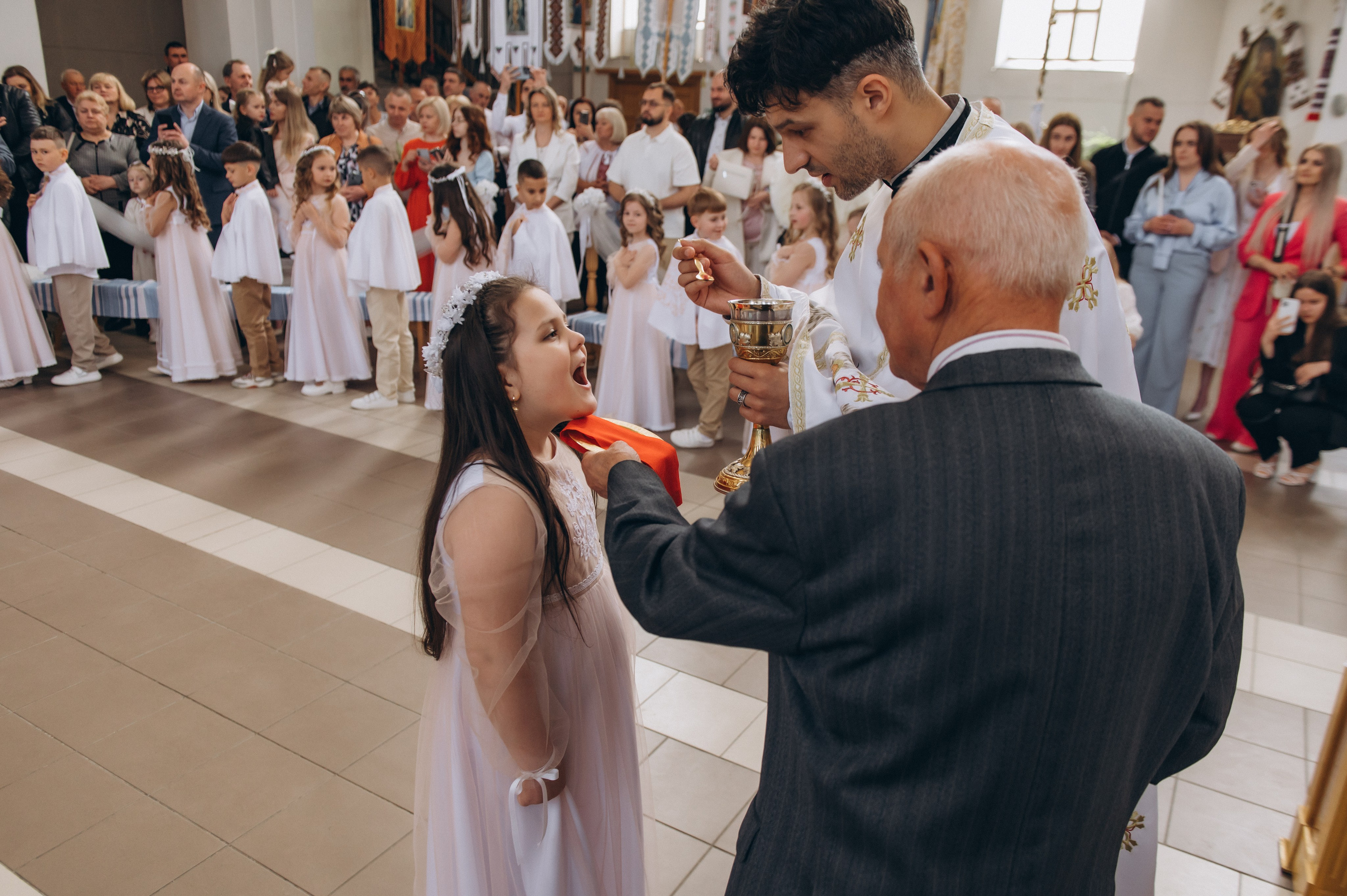 Фотосесія Причастя Тернопіль, зйомка Причастя, фотограф на Причастя Тернопіль, Причастя Львів, Причастя церква Михаїла Тернопіль. Сімейний, дитячий та індивідуальний фотограф в м. Тернопіль, м. Львів