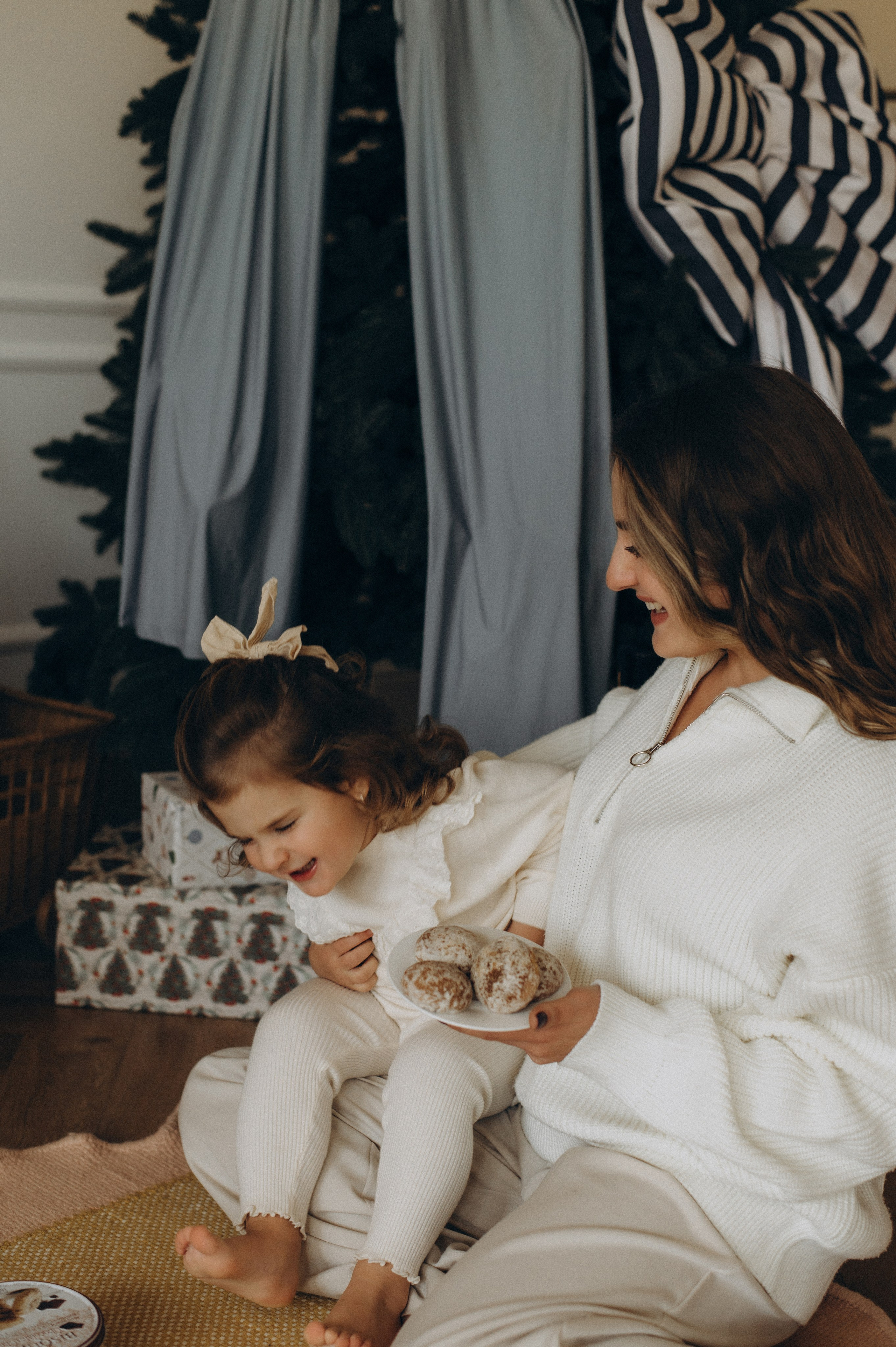 Фотосесія мами і донечки Тернопіль, сімейний фотограф Тернопіль, фотосесія мами і дитини Тернопіль, новорічна фотосесія Тернопіль. Сімейний, дитячий та індивідуальний фотограф в м. Тернопіль, м. Львів