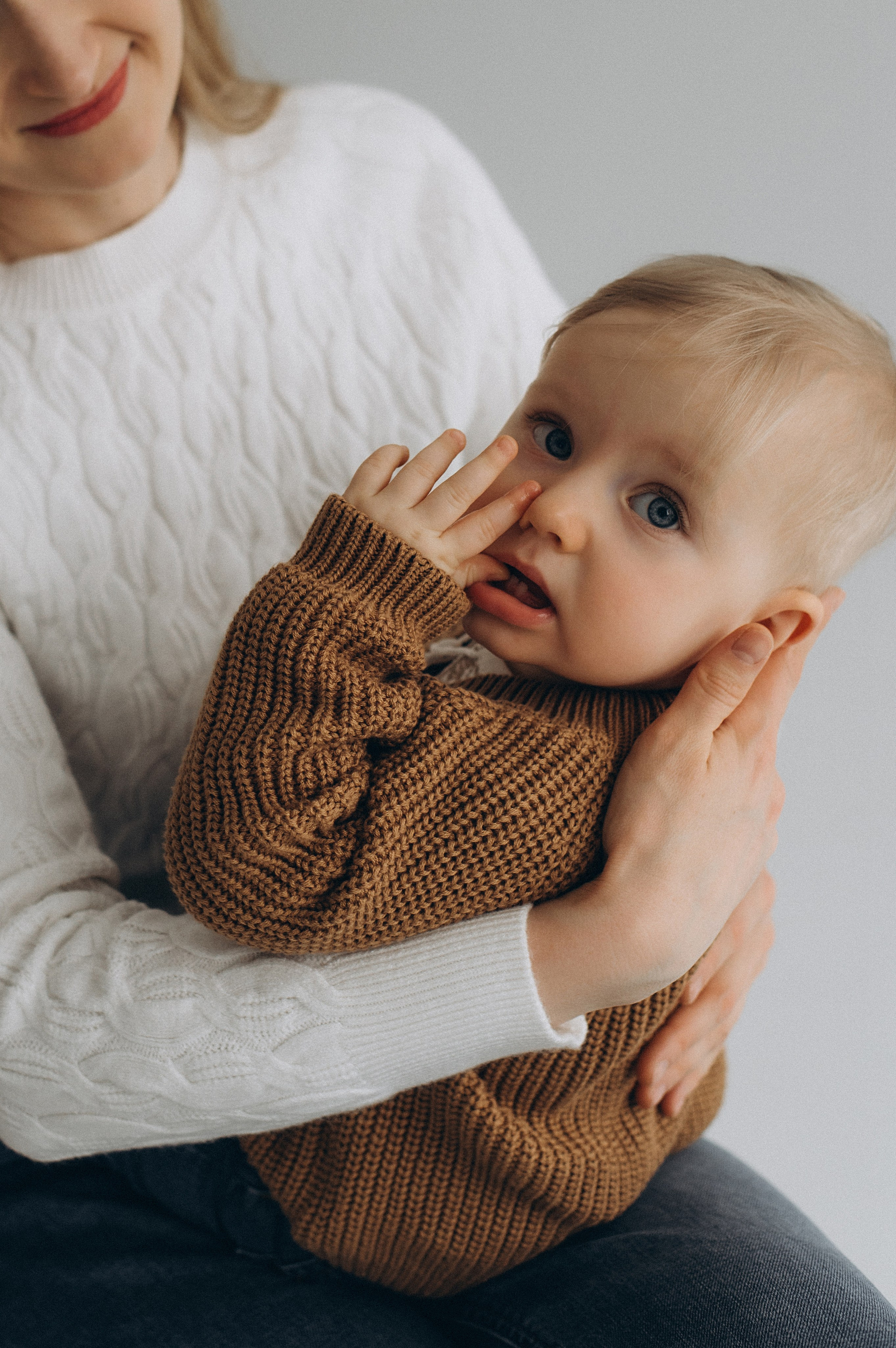 Зйомка дня народження дитини, фотосесія 1 рік Тернопіль, сімейний фотограф Тернопіль, сімейна фотосесія Тернопіль, перший тортик малюка. Сімейний, дитячий та індивідуальний фотограф в м. Тернопіль, м. Львів
