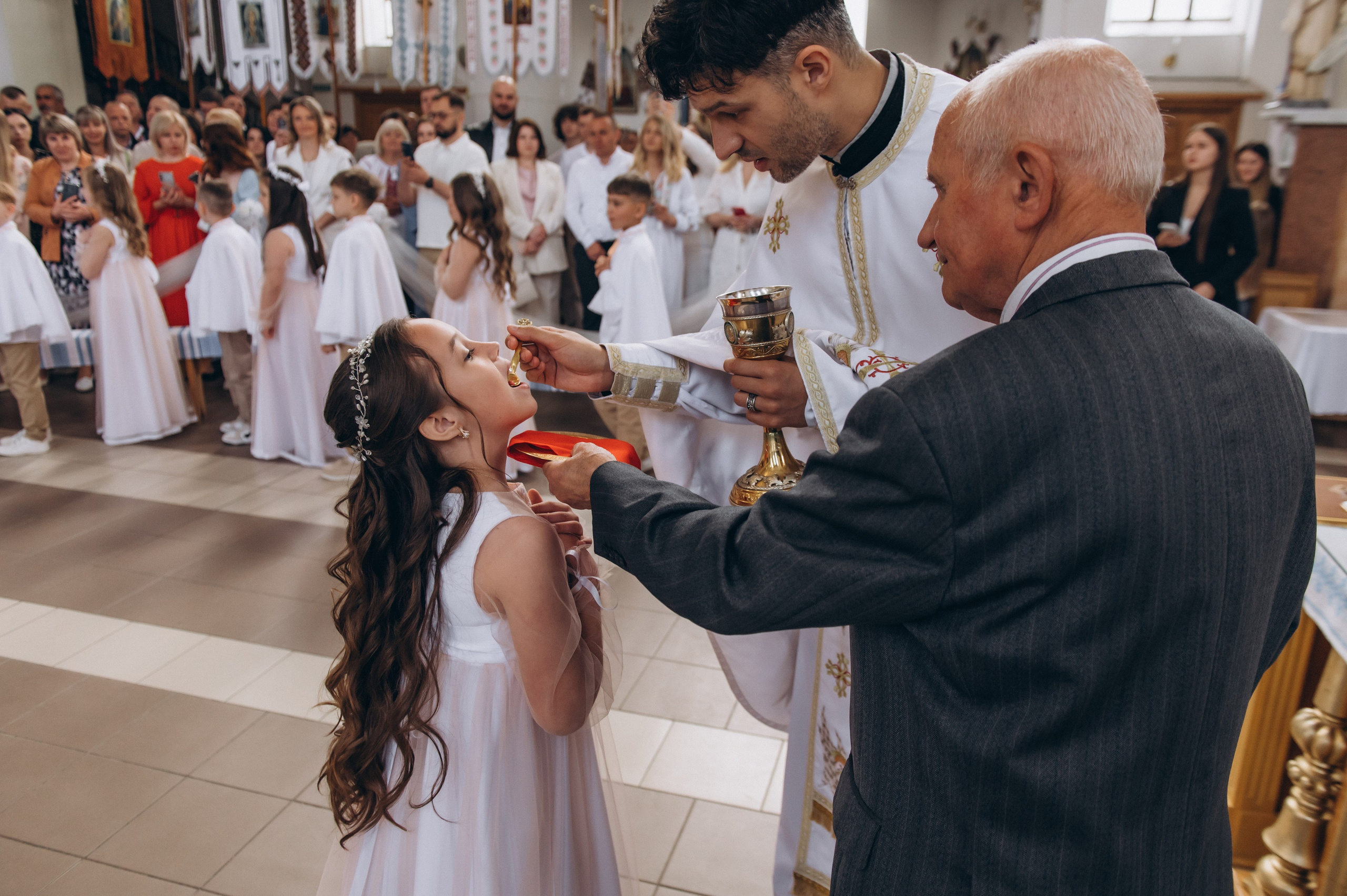 Фотосесія Причастя Тернопіль, зйомка Причастя, фотограф на Причастя Тернопіль, Причастя Львів, Причастя церква Михаїла Тернопіль. Сімейний, дитячий та індивідуальний фотограф в м. Тернопіль, м. Львів