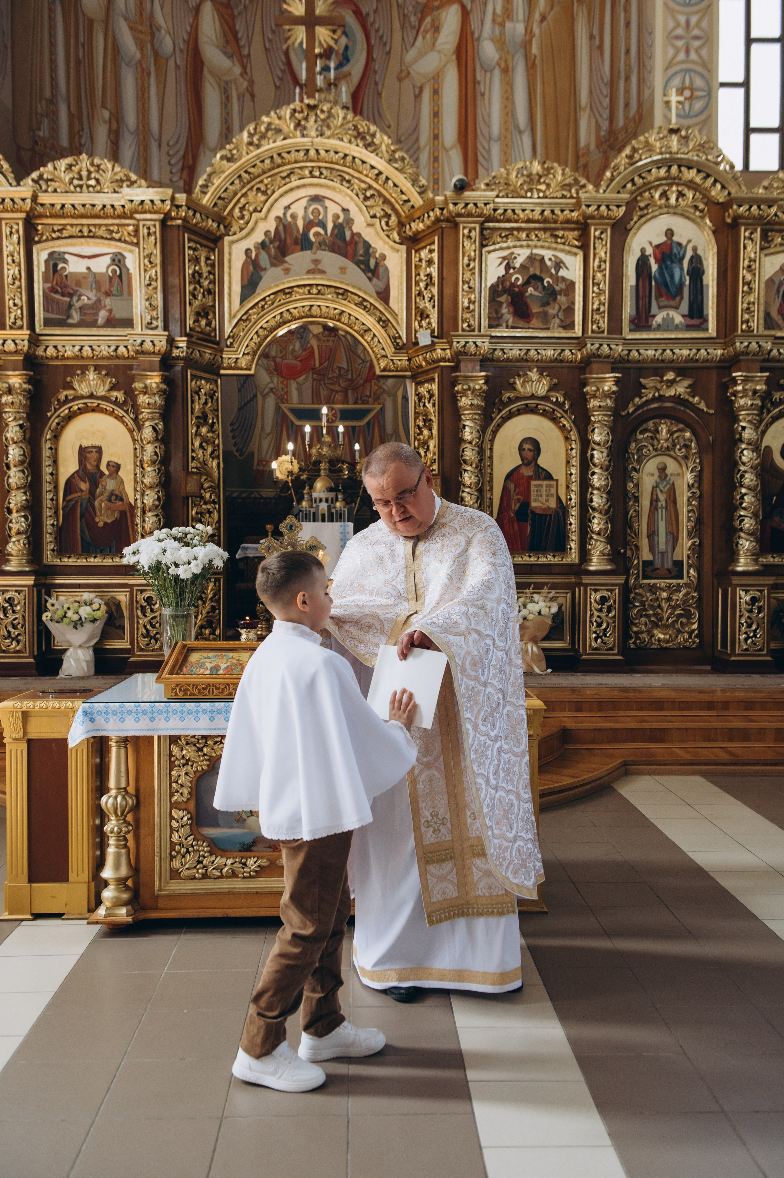 Фотосесія Причастя Тернопіль церква Св Михаїла, фотограф на Причастя Тернопіль, фотосесія Літургії Причастя Тернопіль. Сімейний, дитячий та індивідуальний фотограф в м. Тернопіль, м. Львів