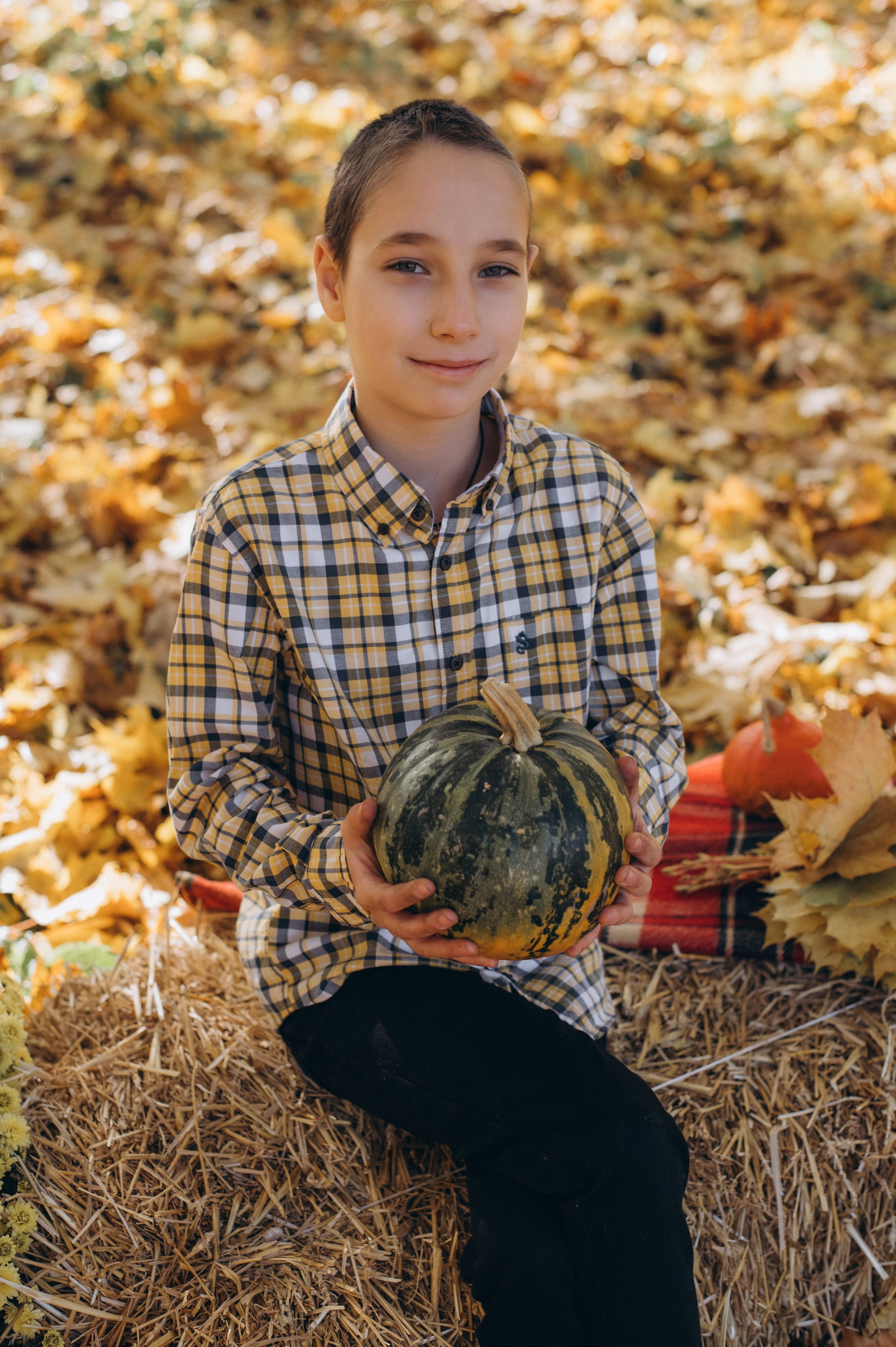 Осіння фотосесія 4 класу на віньєтки, випускні фотоальбоми Тернопіль, фотосесія випускників Тернопіль, шкільний випускний альбом Тернопіль. Сімейний, дитячий та індивідуальний фотограф в м. Тернопіль, м. Львів