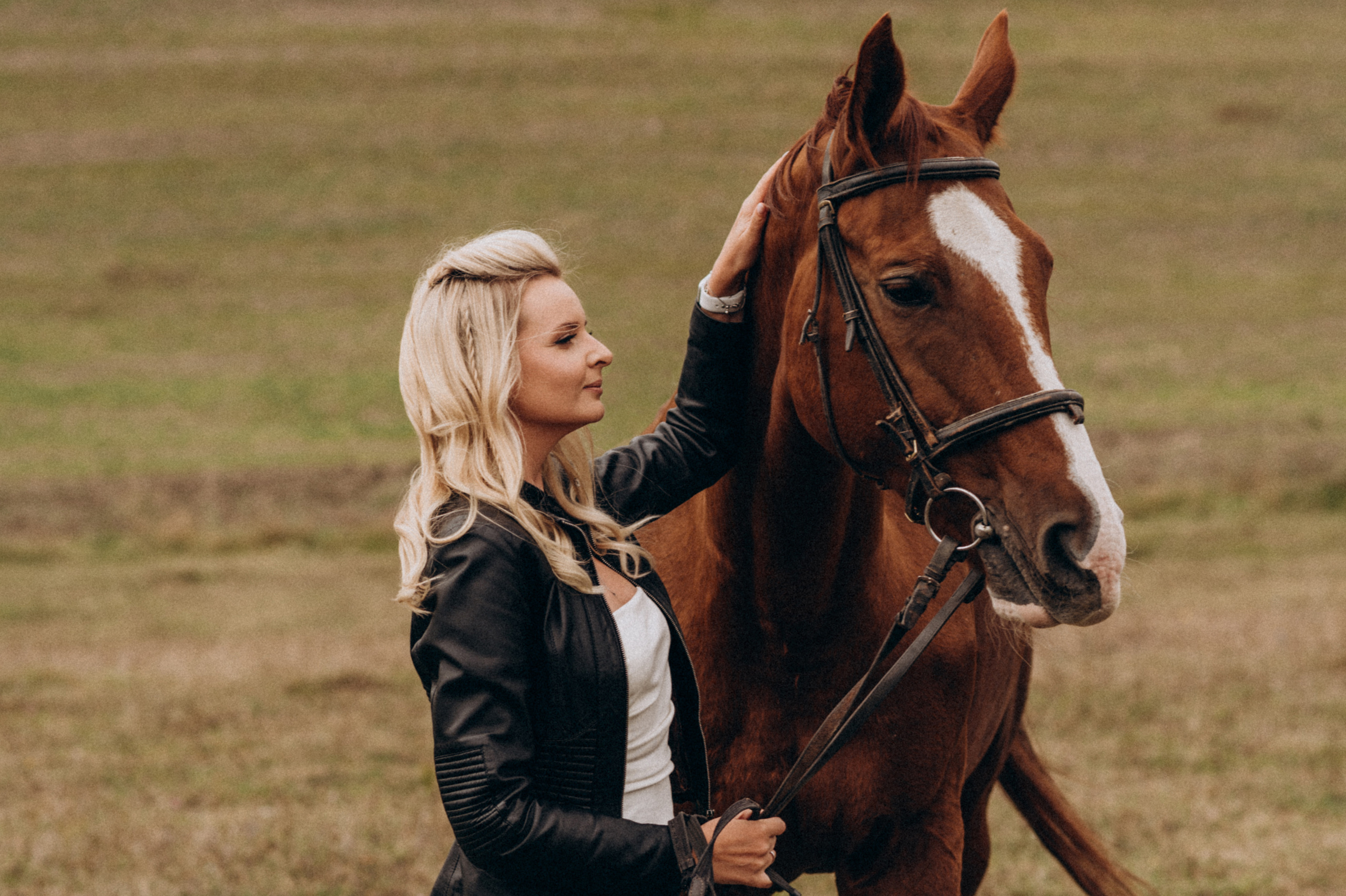 Фотосесія з кіньми Тернопіль, кінна зйомка, сімейна фотосесія на конях. Сімейний, дитячий та індивідуальний фотограф в м. Тернопіль, м. Львів