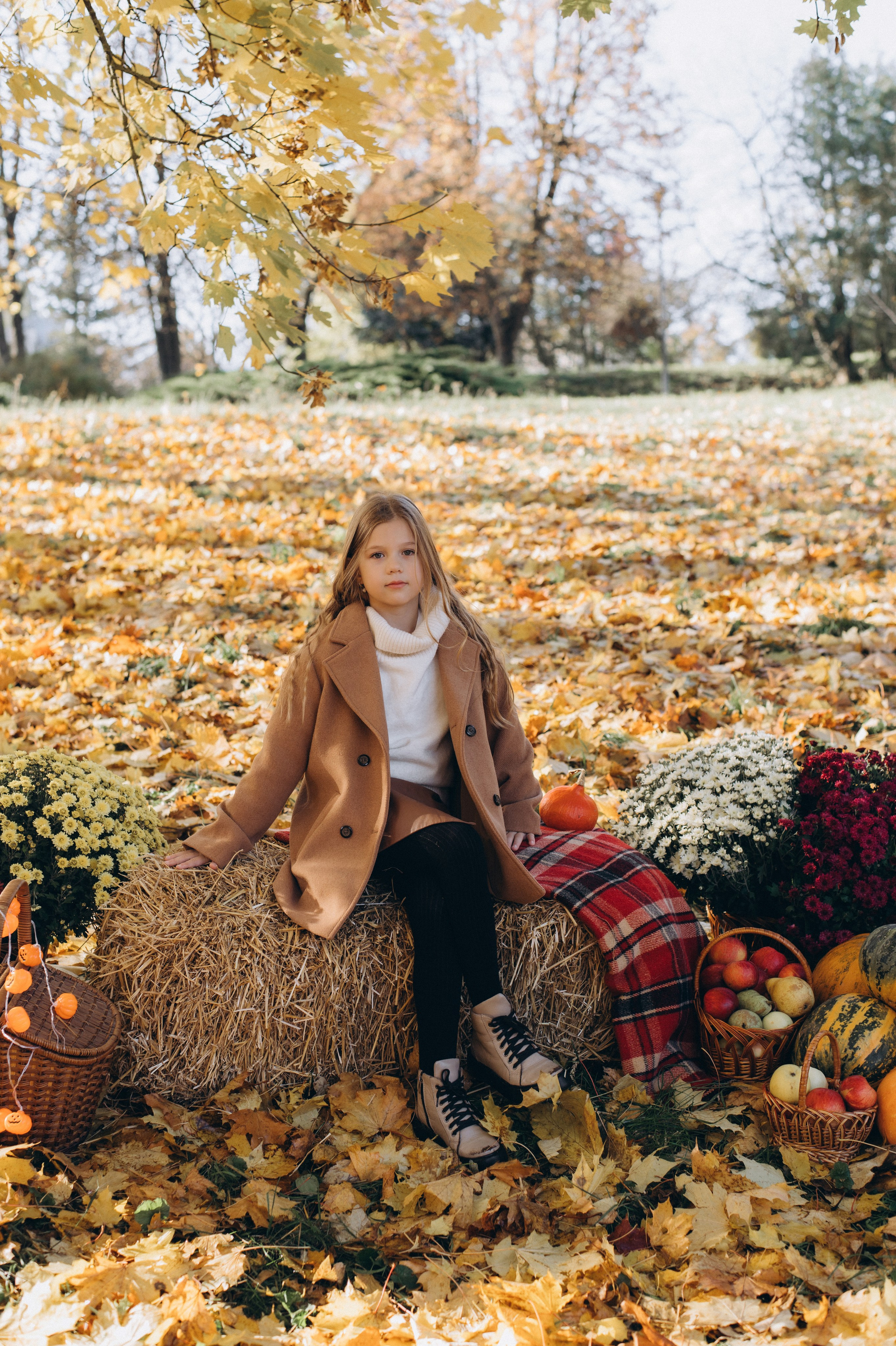 Осіння фотосесія 4 класу на віньєтки, випускні фотоальбоми Тернопіль, фотосесія випускників Тернопіль, шкільний випускний альбом Тернопіль. Сімейний, дитячий та індивідуальний фотограф в м. Тернопіль, м. Львів