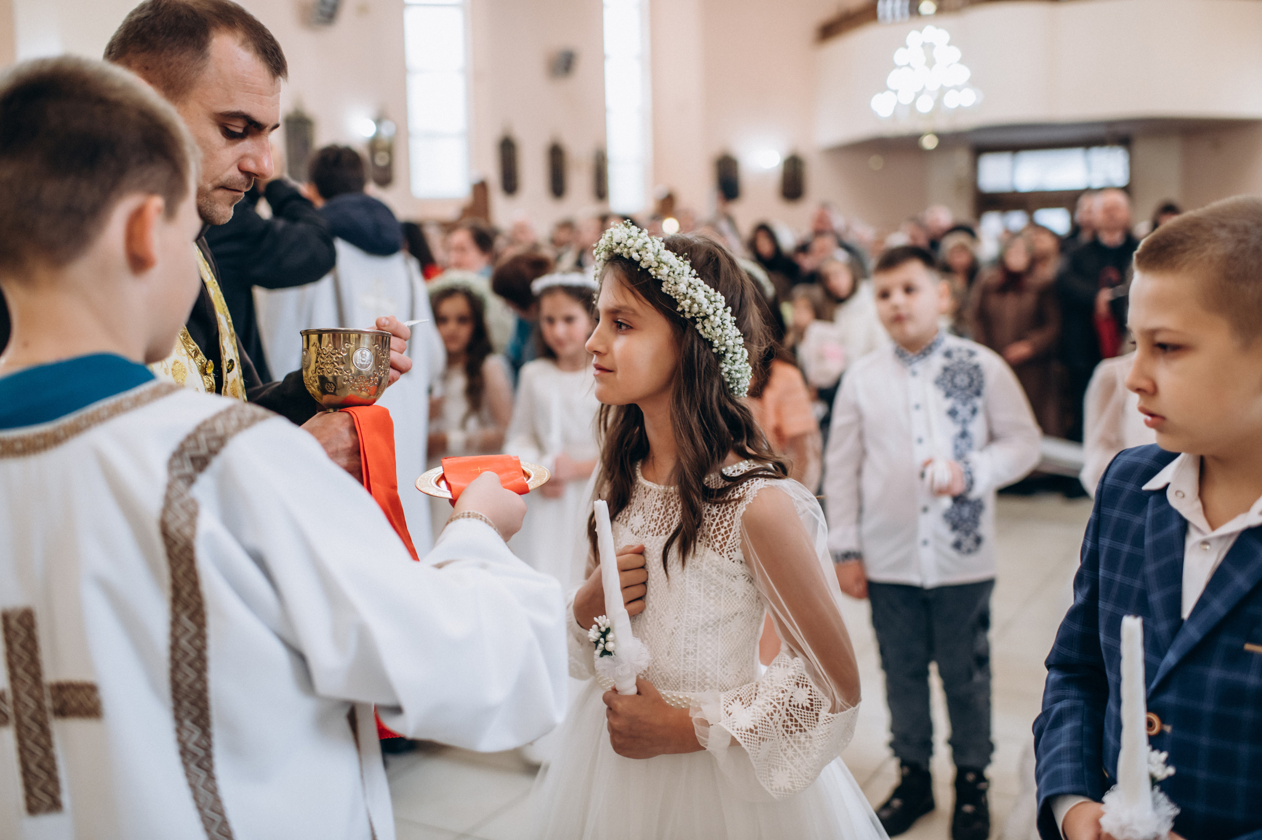 Фотосесія Першого Причастя Тернопіль, зйомка Причастя Тернопіль, Таїнство Першого Причастя Тернопіль, Катедра Причастя Тернопіль. Сімейний, дитячий та індивідуальний фотограф в м. Тернопіль, м. Львів