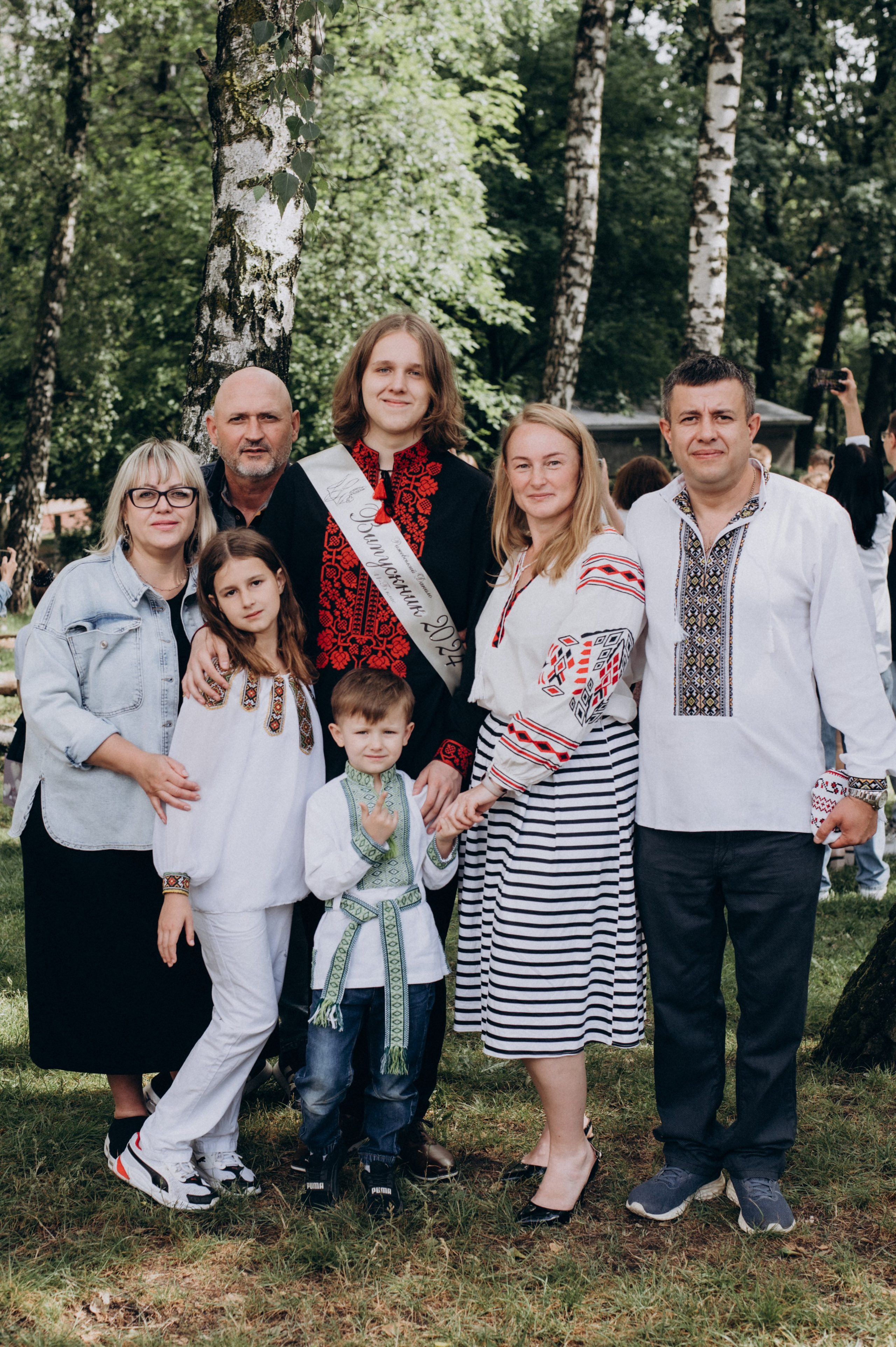 Фотосесія останнього дзвоника, фотосесія випускників Тернопіль, випускний 2024. Сімейний, дитячий та індивідуальний фотограф в м. Тернопіль, м. Львів