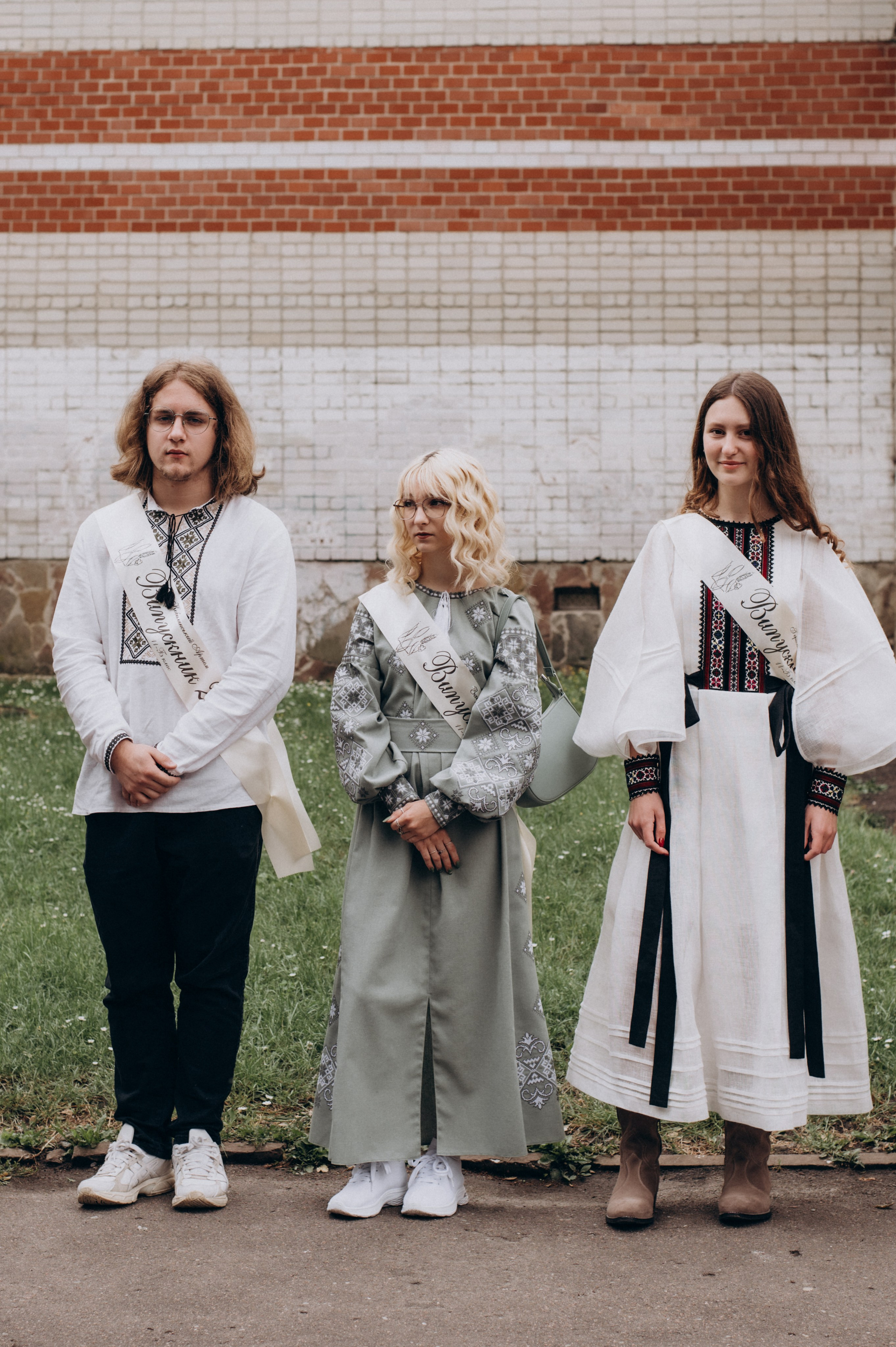 Фотосесія останнього дзвоника, фотосесія випускників Тернопіль, випускний 2024. Сімейний, дитячий та індивідуальний фотограф в м. Тернопіль, м. Львів