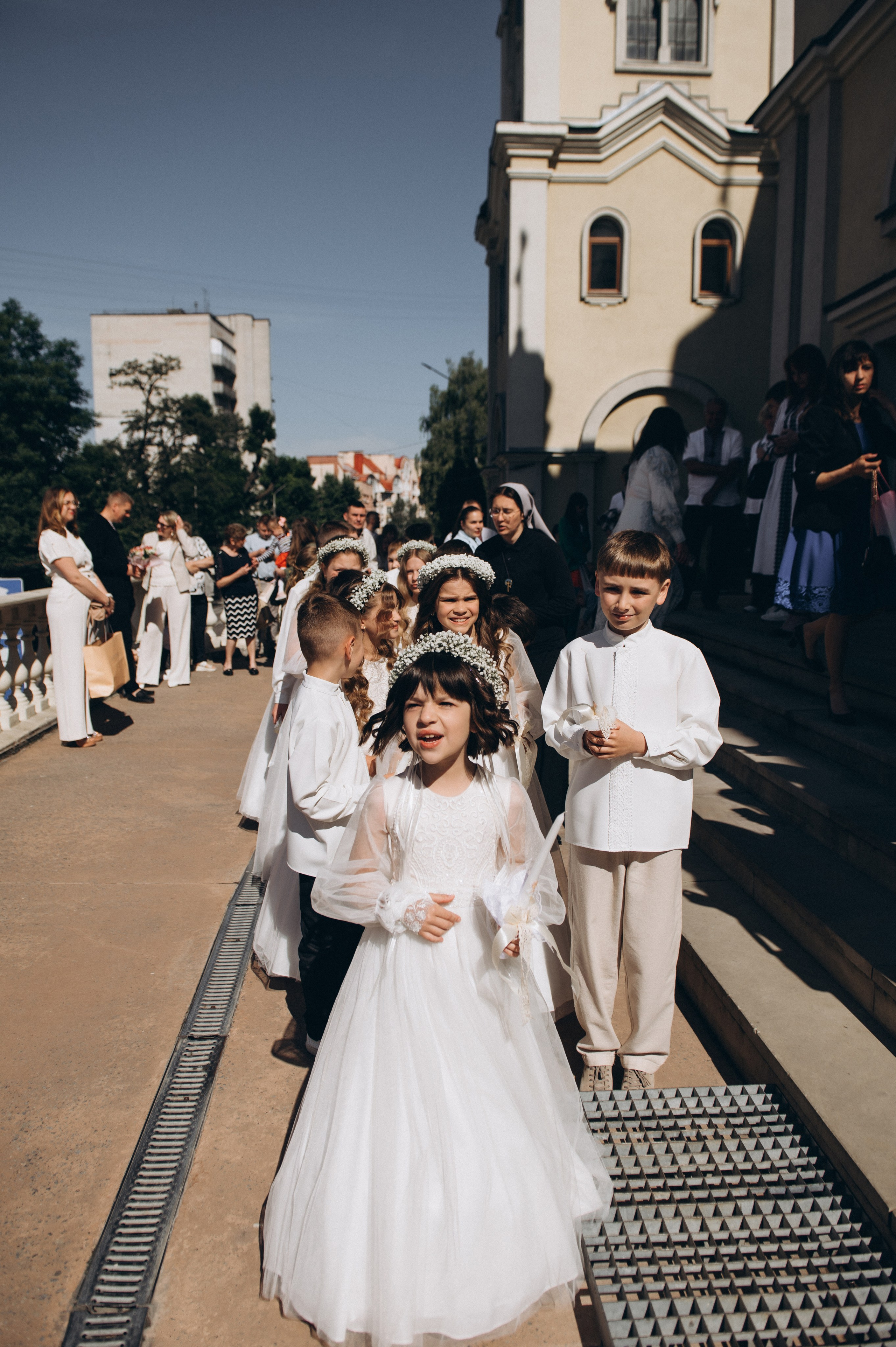 Фотосесія Першого Причастя Тернопіль, зйомка Першого Причастя Тернопіль, Церква Успіння Пресвятої Богородиці Причастя Тернопіль. Сімейний, дитячий та індивідуальний фотограф в м. Тернопіль, м. Львів