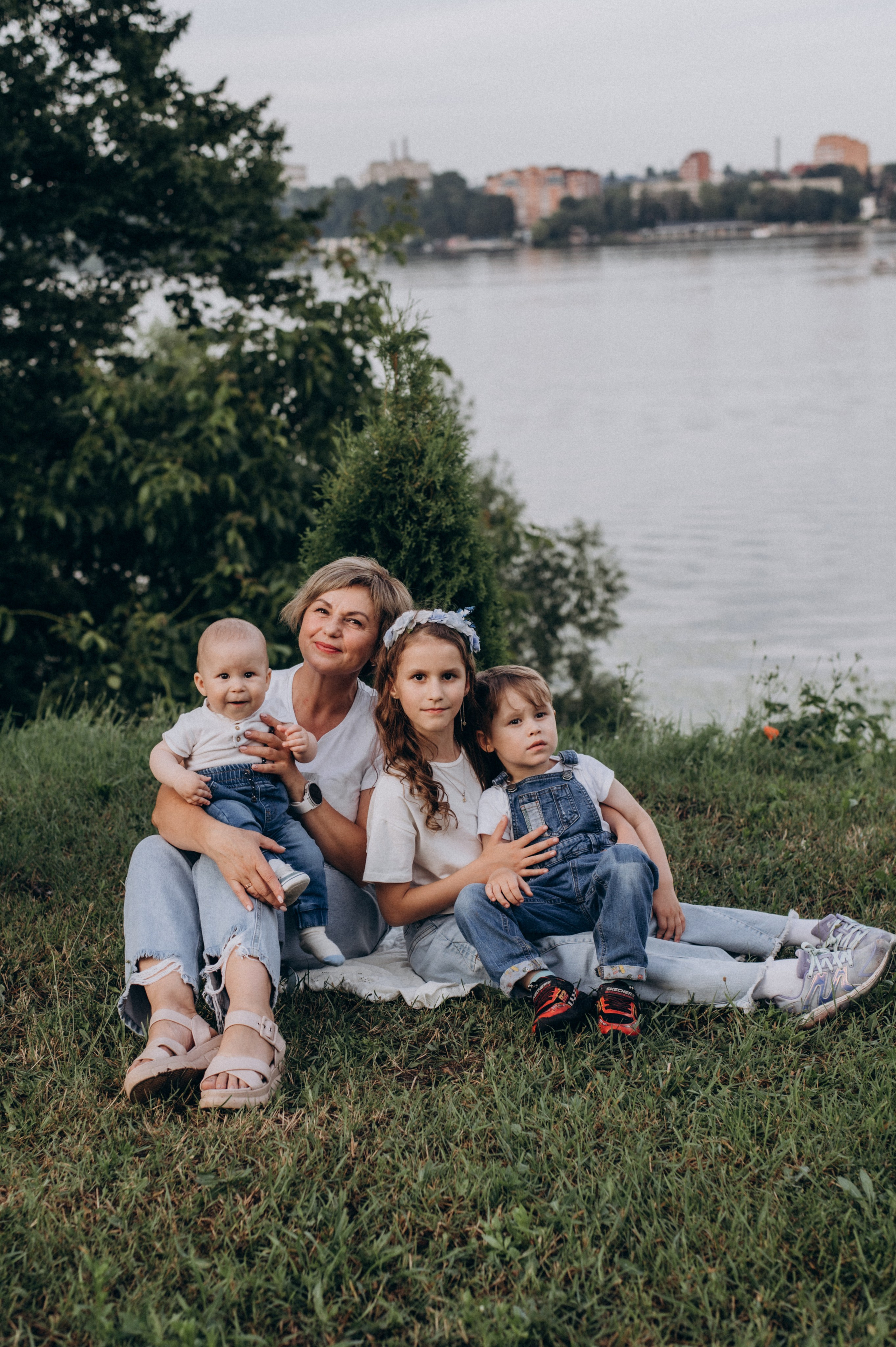 Сімейна фотосесія Тернопіль, сімейний фотограф Тернопіль, зйомка великої сімї. Сімейний, дитячий та індивідуальний фотограф в м. Тернопіль, м. Львів