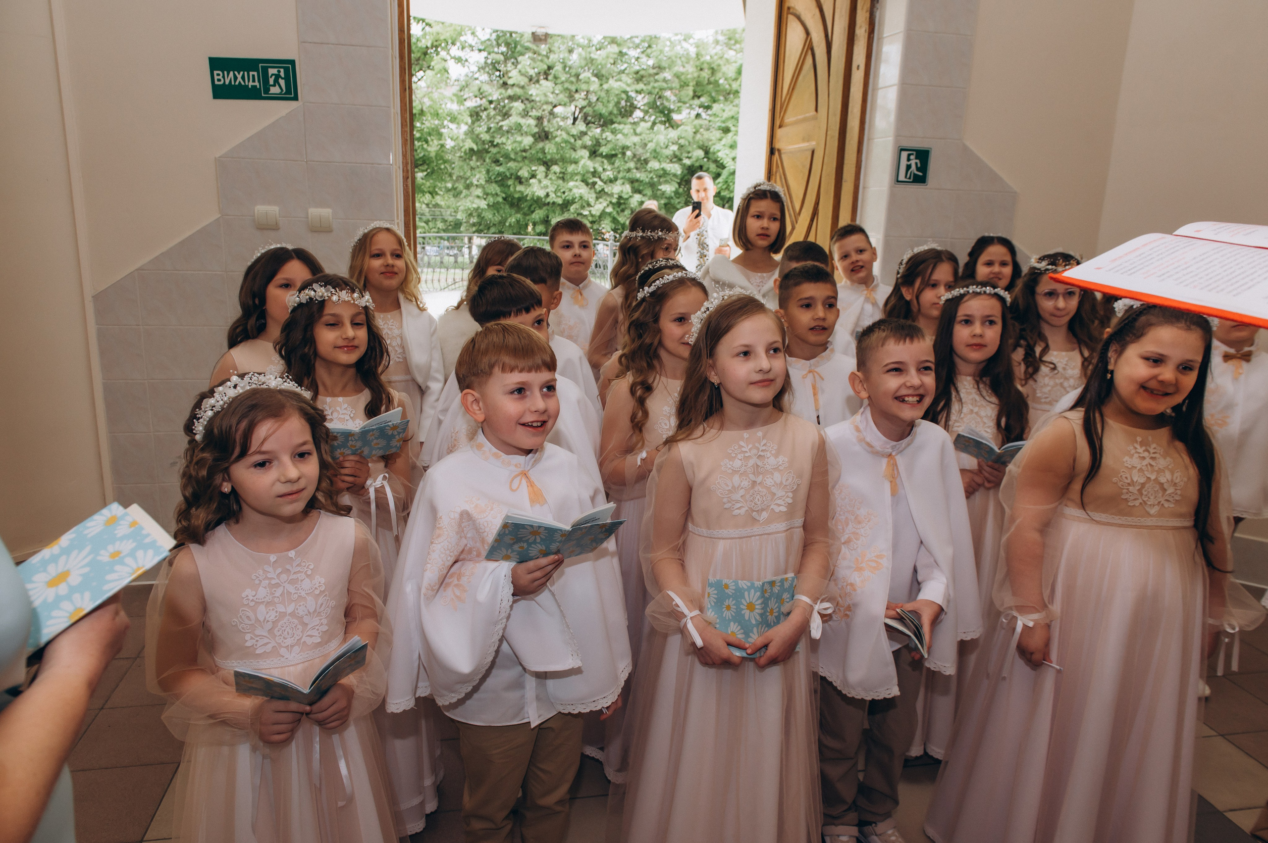 Фотосесія Причастя Тернопіль, зйомка Причастя, фотограф на Причастя Тернопіль, Причастя Львів, Причастя церква Михаїла Тернопіль. Сімейний, дитячий та індивідуальний фотограф в м. Тернопіль, м. Львів