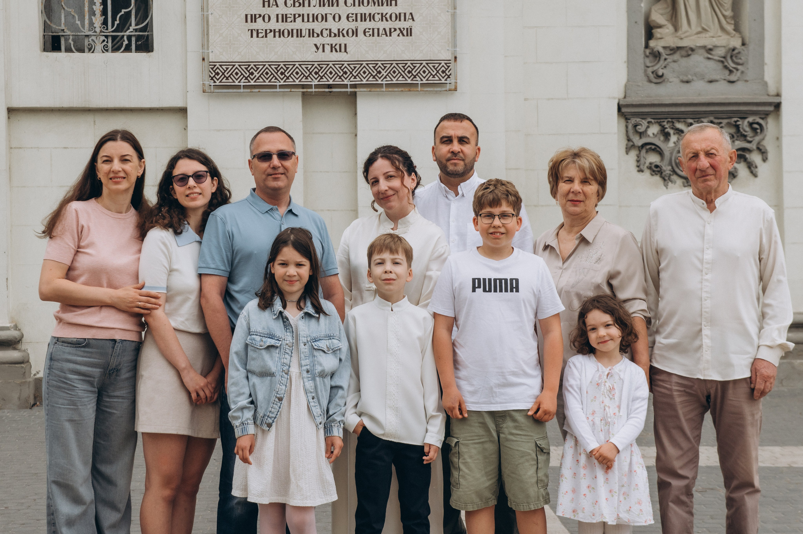 Фотосесія Першого Причастя Тернопіль, фотосесія Причастя Тернопіль, Таїнство Першого Причастя Тернопіль, Катедра Причастя Тернопіль. Сімейний, дитячий та індивідуальний фотограф в м. Тернопіль, м. Львів