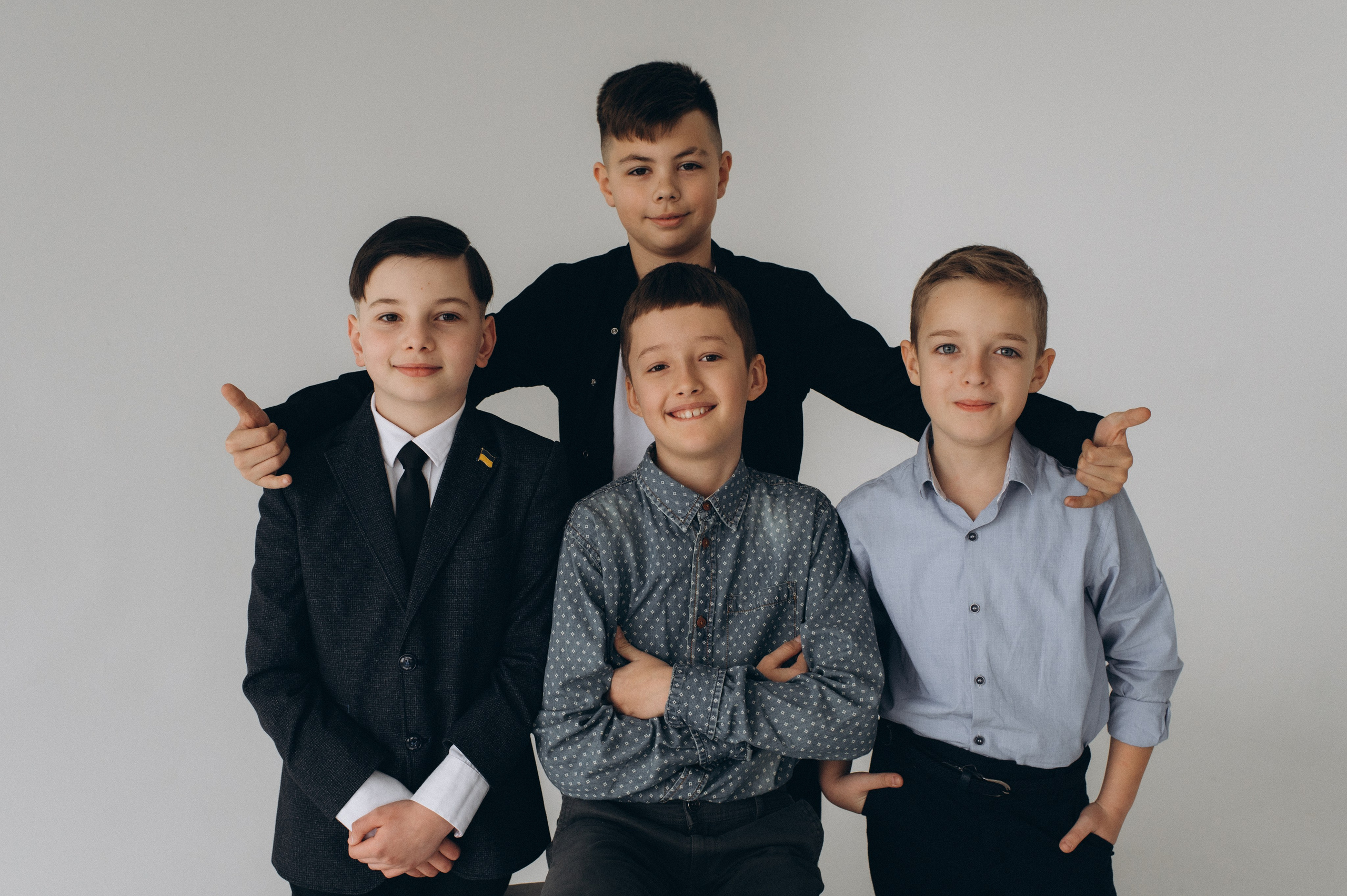 Шкільна фотосесія на віньєтки Тернопіль, шкільні альбоми, фотосесія випускників Тернопіль, випускний альбом, фотограф випускний Тернопіль. Сімейний, дитячий та індивідуальний фотограф в м. Тернопіль, м. Львів