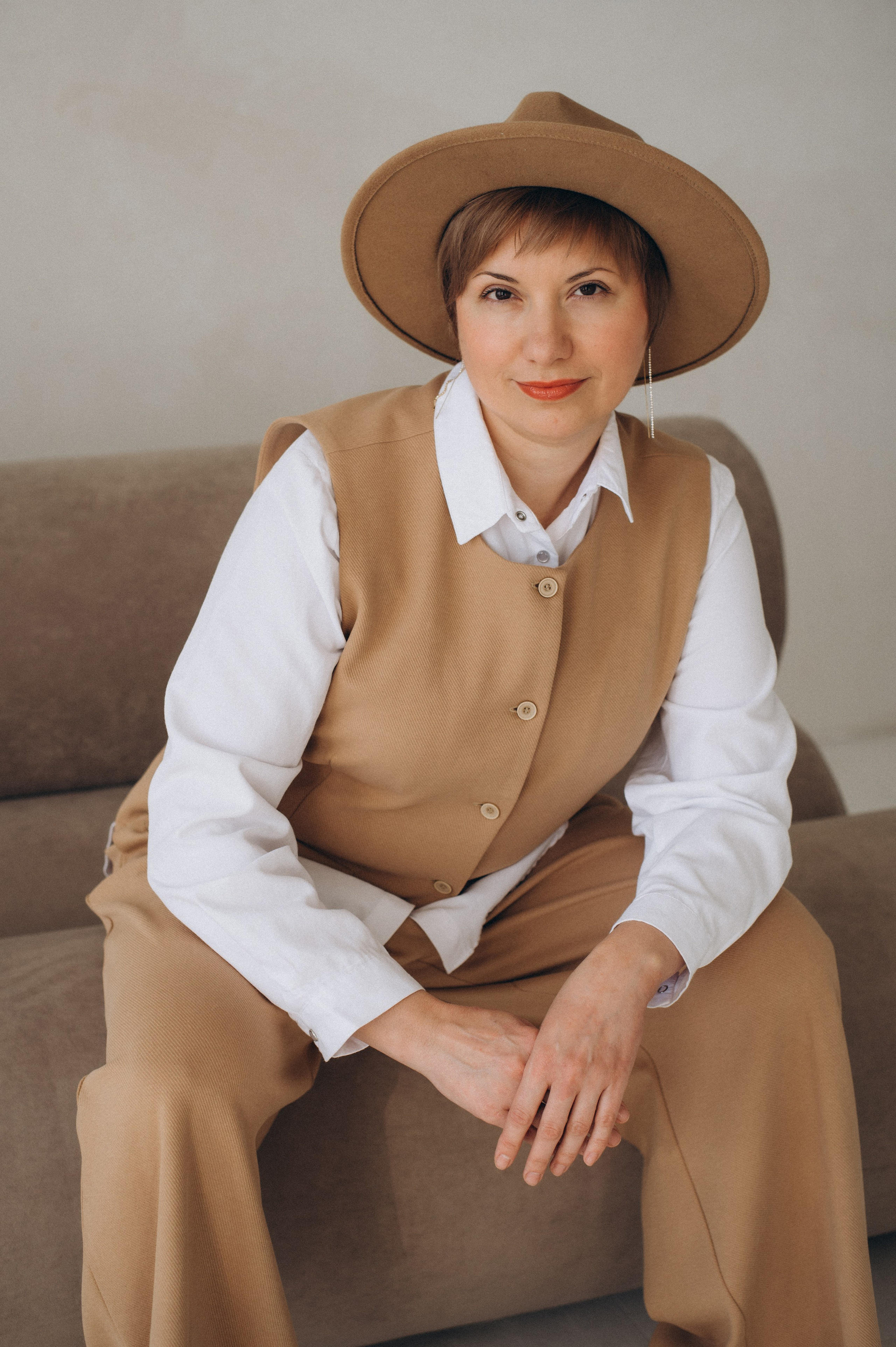 Індивідуальна фотосесія Тернопіль, студійна зйомка Львів, портретний фотограф Тернопіль, контент-фотосесія. Сімейний, дитячий та індивідуальний фотограф в м. Тернопіль, м. Львів