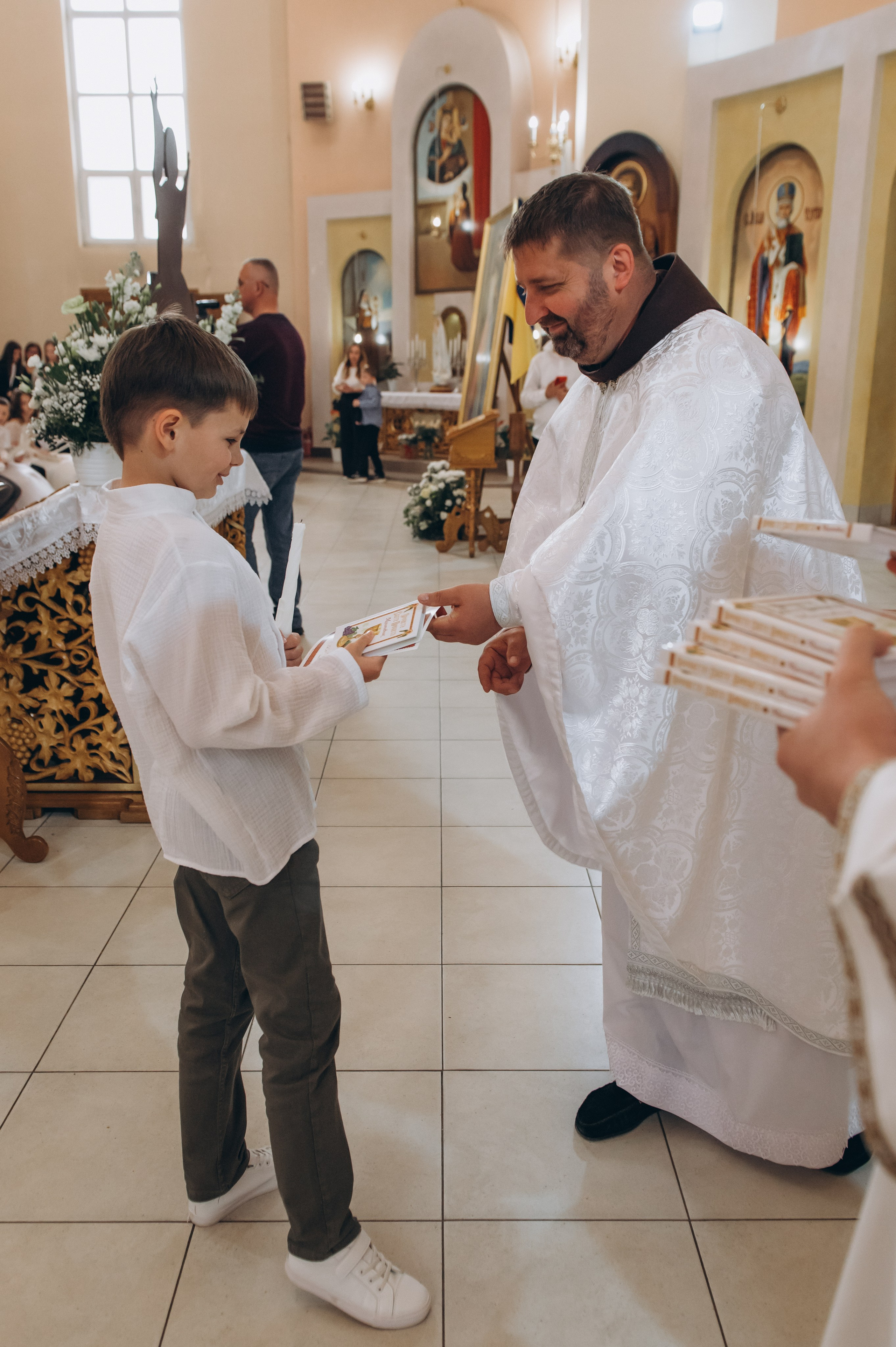 Фотосесія Причастя Тернопіль, зйомка Причастя, фотограф на Причастя Тернопіль, Причастя Львів, церква Петра і Павла. Сімейний, дитячий та індивідуальний фотограф в м. Тернопіль, м. Львів