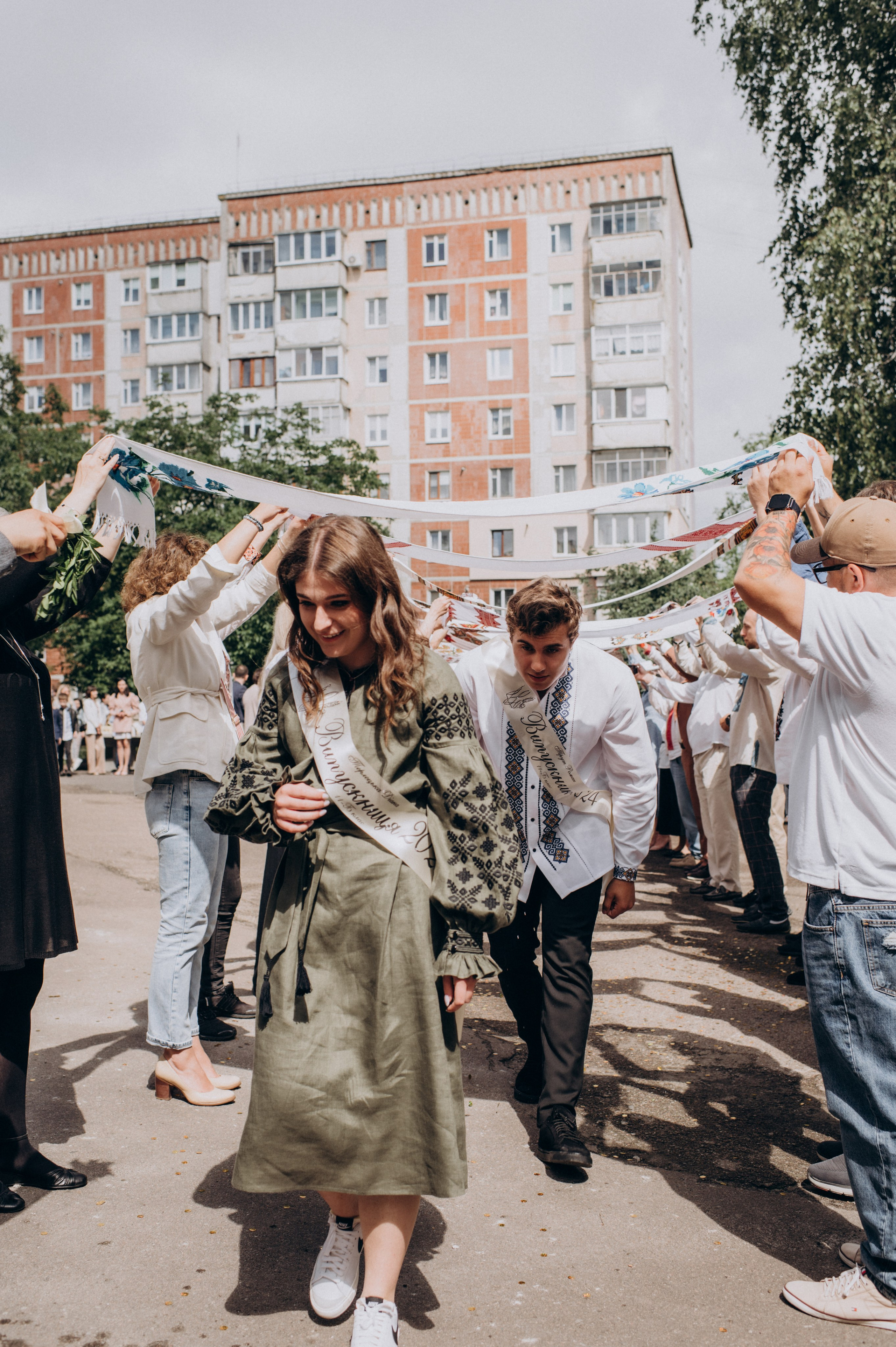 Фотосесія останнього дзвоника, фотосесія випускників Тернопіль, випускний 2024. Сімейний, дитячий та індивідуальний фотограф в м. Тернопіль, м. Львів