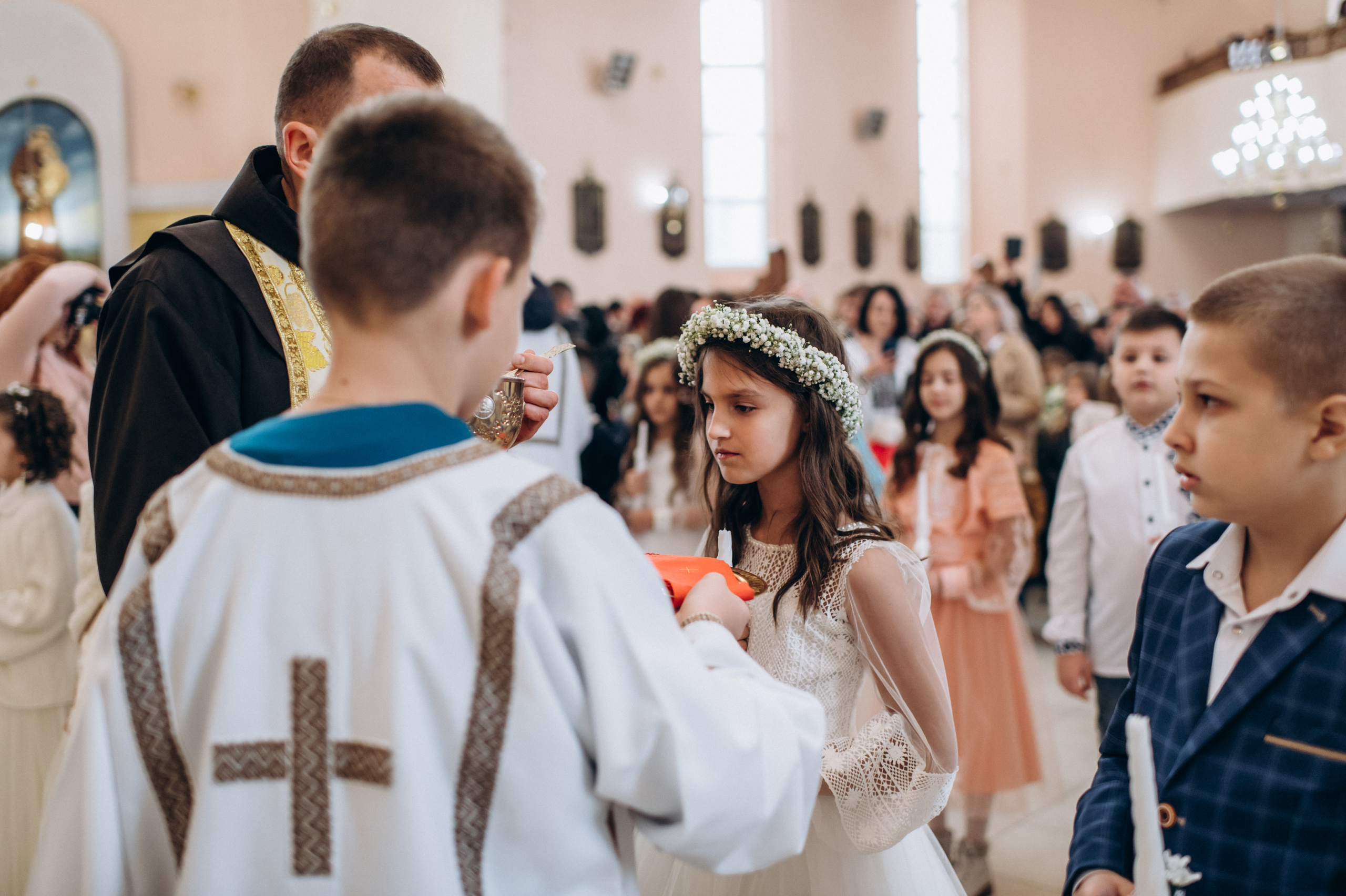 Фотосесія Першого Причастя Тернопіль, зйомка Причастя Тернопіль, Таїнство Першого Причастя Тернопіль, Катедра Причастя Тернопіль. Сімейний, дитячий та індивідуальний фотограф в м. Тернопіль, м. Львів