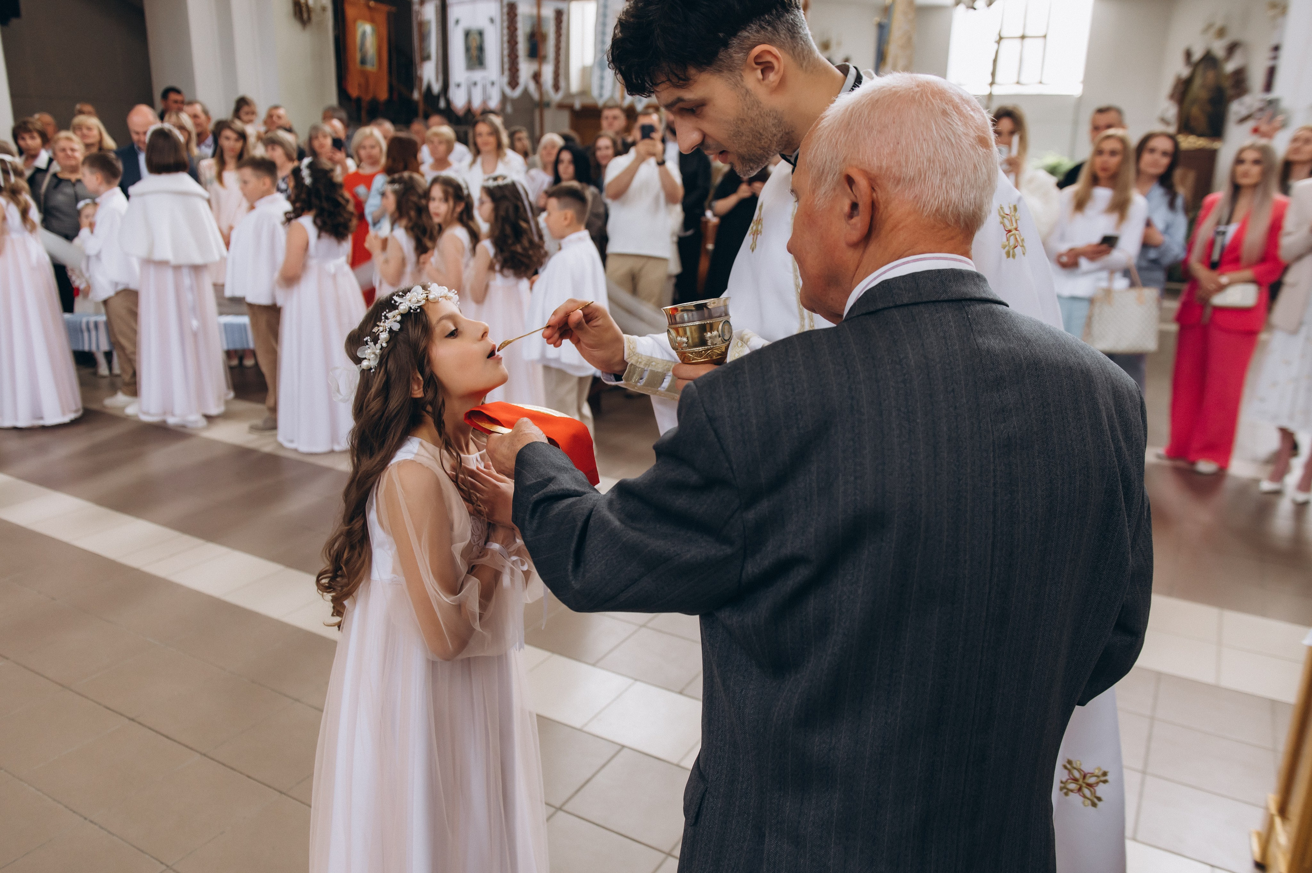 Фотосесія Причастя Тернопіль, зйомка Причастя, фотограф на Причастя Тернопіль, Причастя Львів, Причастя церква Михаїла Тернопіль. Сімейний, дитячий та індивідуальний фотограф в м. Тернопіль, м. Львів