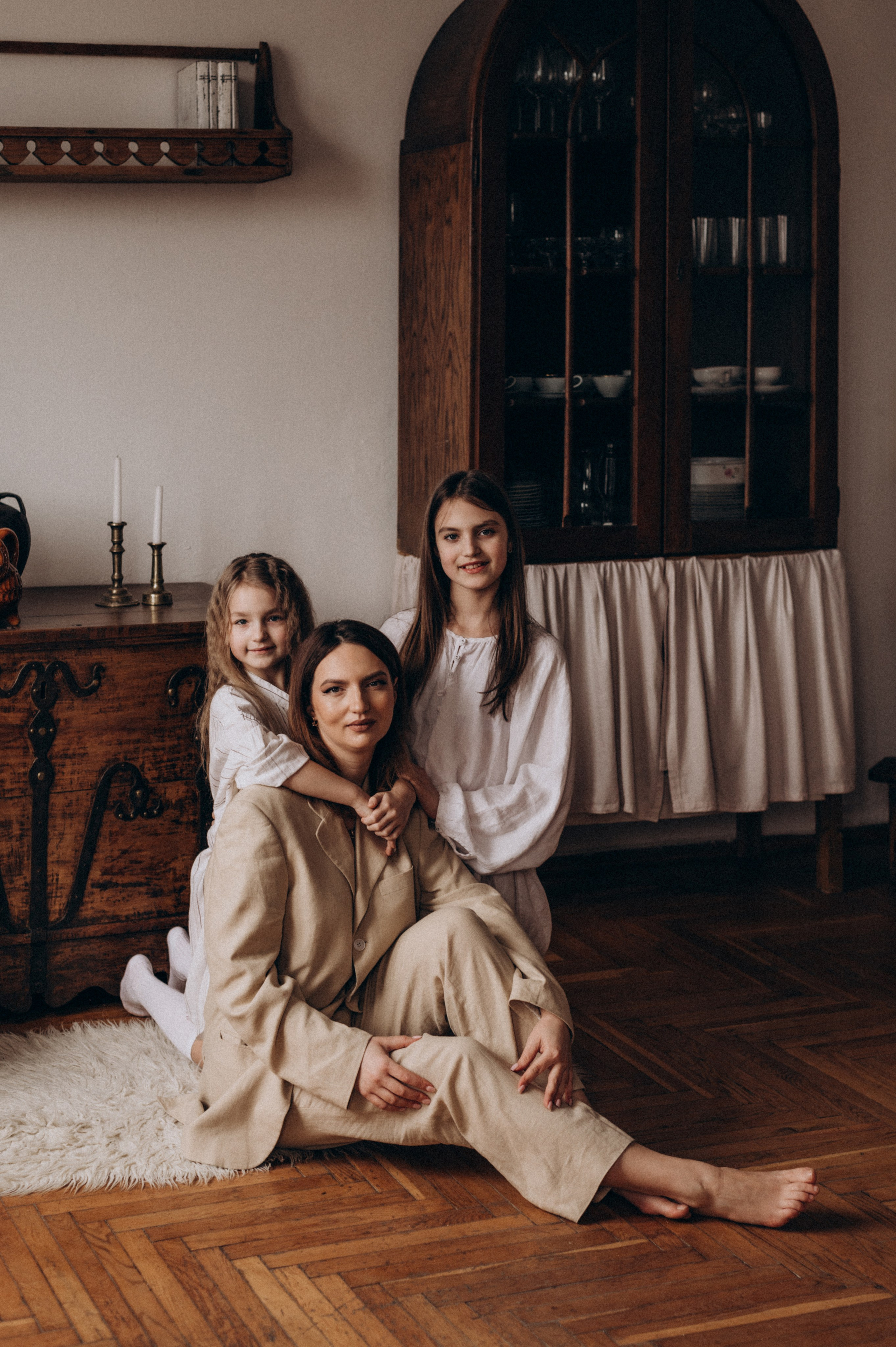 Сімейна фотосесія мами і донечок, зйомка Тернопіль Львів етностиль. Сімейний, дитячий та індивідуальний фотограф в м. Тернопіль, м. Львів