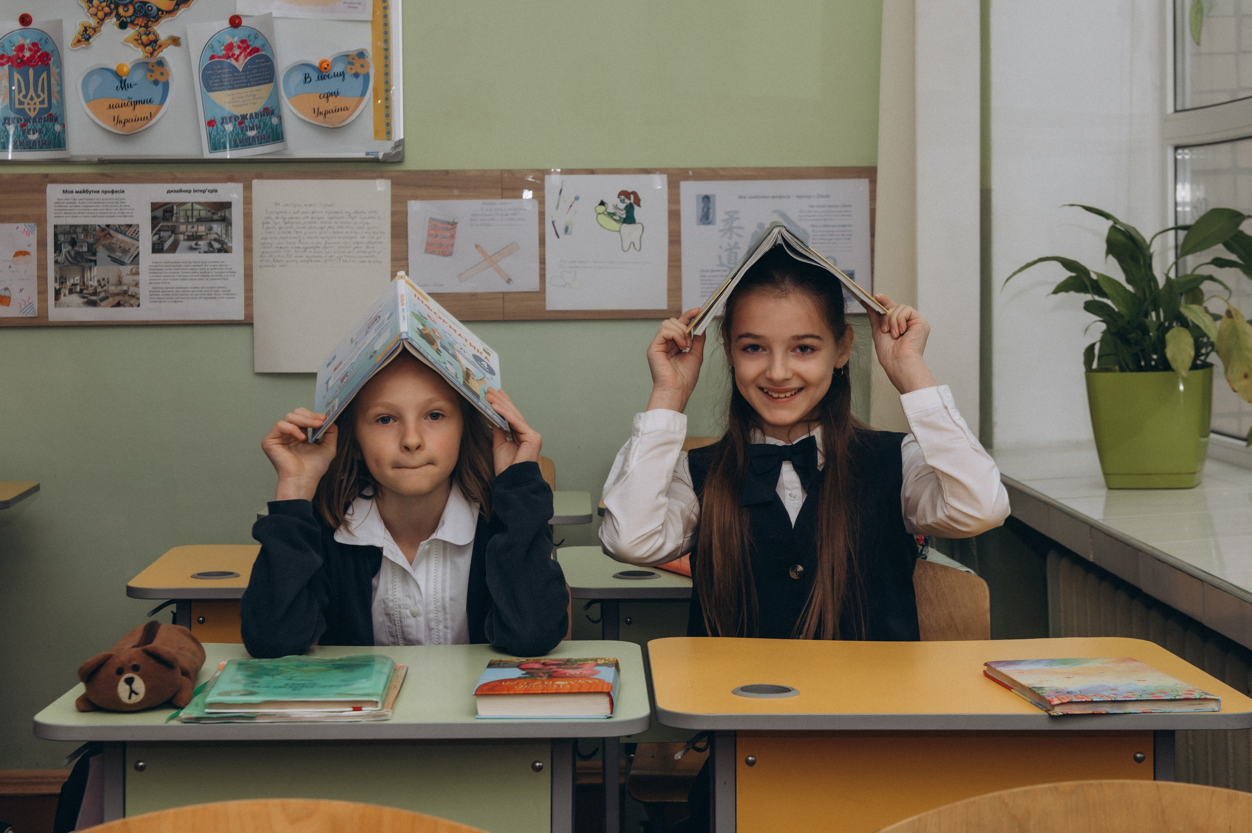 Шкільна фотосесія на віньєтки Тернопіль, фотосесія випускників Тернопіль, зйомка на віньєтки, шкільні фотоальбоми Тернопіль. Сімейний, дитячий та індивідуальний фотограф в м. Тернопіль, м. Львів