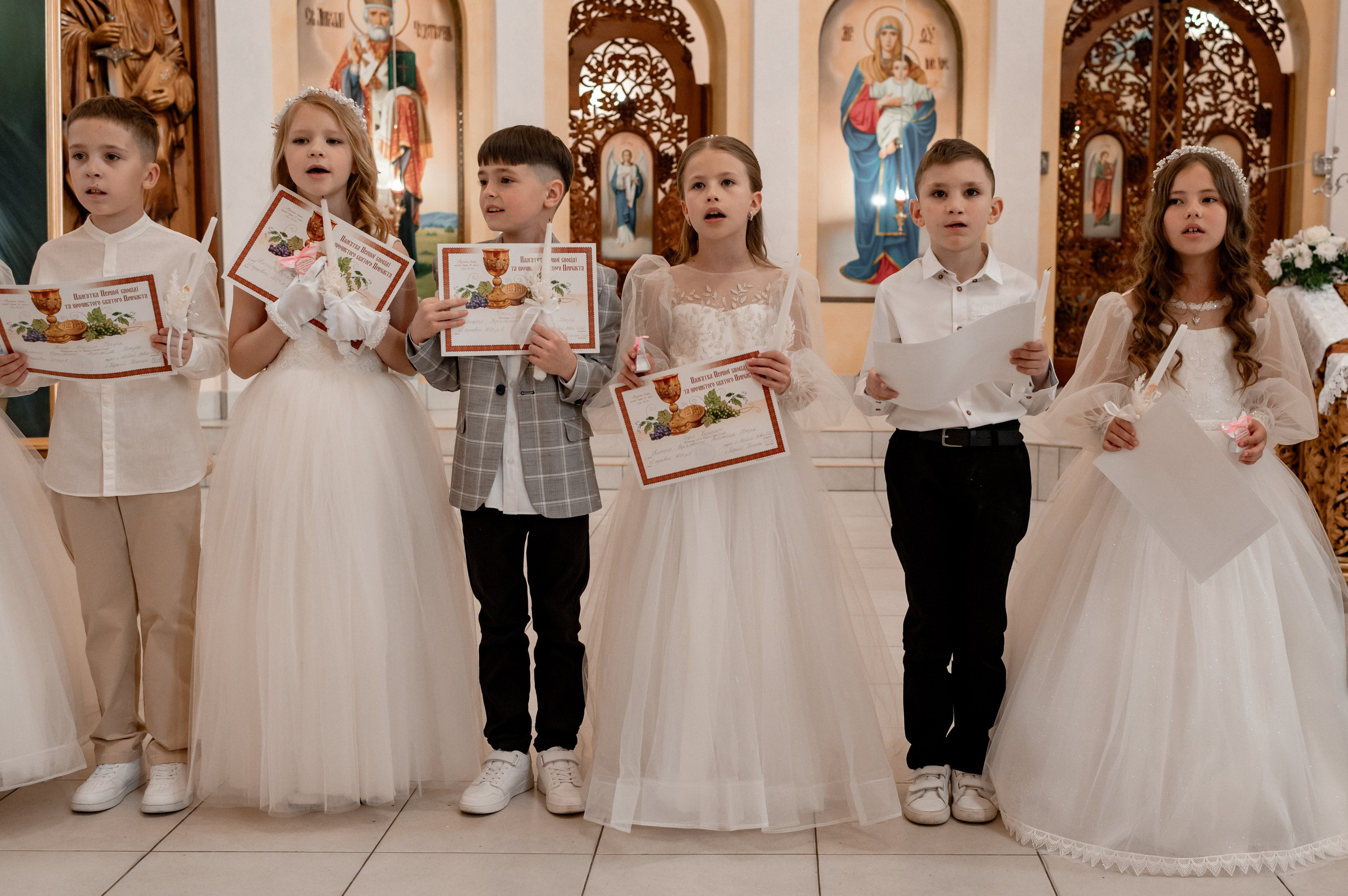 Фотосесія Першого Причастя Тернопіль, зйомка Причастя Тернопіль, Таїнство Першого Причастя Тернопіль, Катедра Причастя Тернопіль. Сімейний, дитячий та індивідуальний фотограф в м. Тернопіль, м. Львів