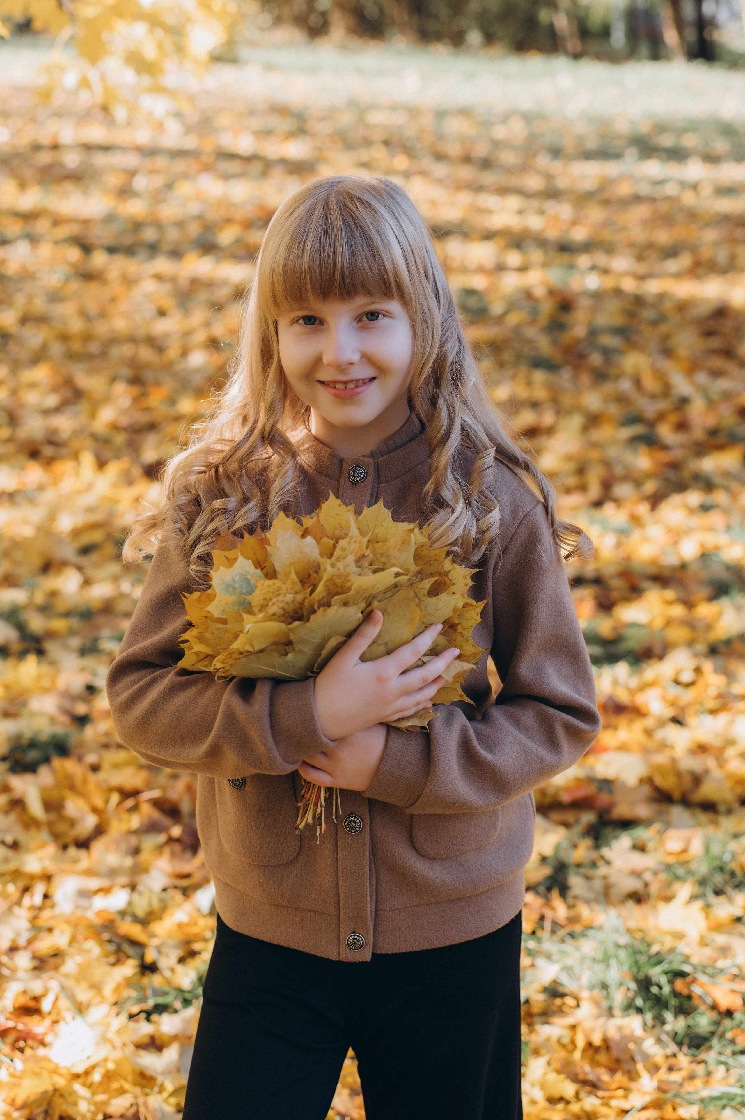 Осіння фотосесія 4 класу на віньєтки, випускні фотоальбоми Тернопіль, фотосесія випускників Тернопіль, шкільний випускний альбом Тернопіль. Сімейний, дитячий та індивідуальний фотограф в м. Тернопіль, м. Львів
