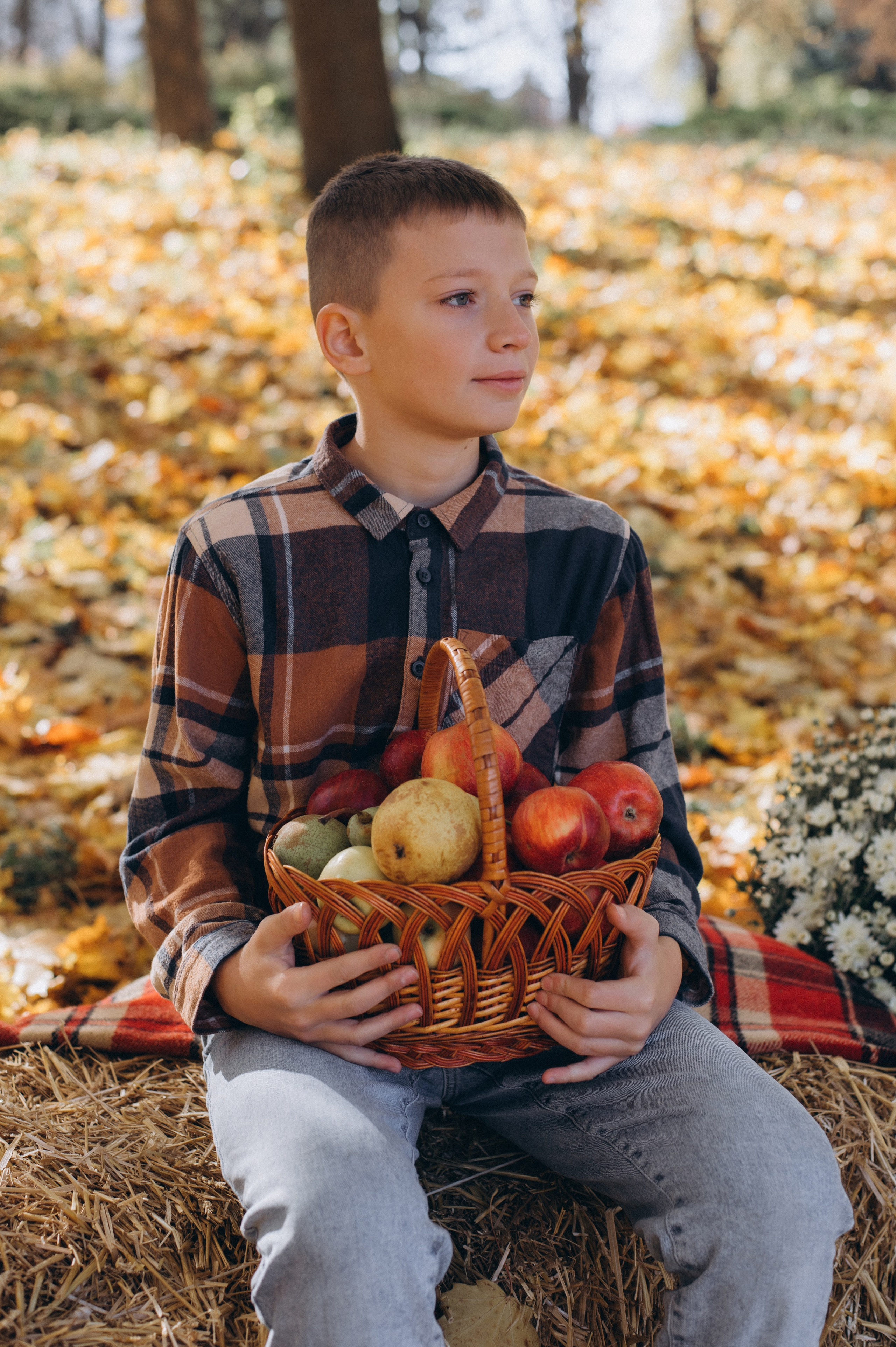 Осіння фотосесія 4 класу на віньєтки, випускні фотоальбоми Тернопіль, фотосесія випускників Тернопіль, шкільний випускний альбом Тернопіль. Сімейний, дитячий та індивідуальний фотограф в м. Тернопіль, м. Львів