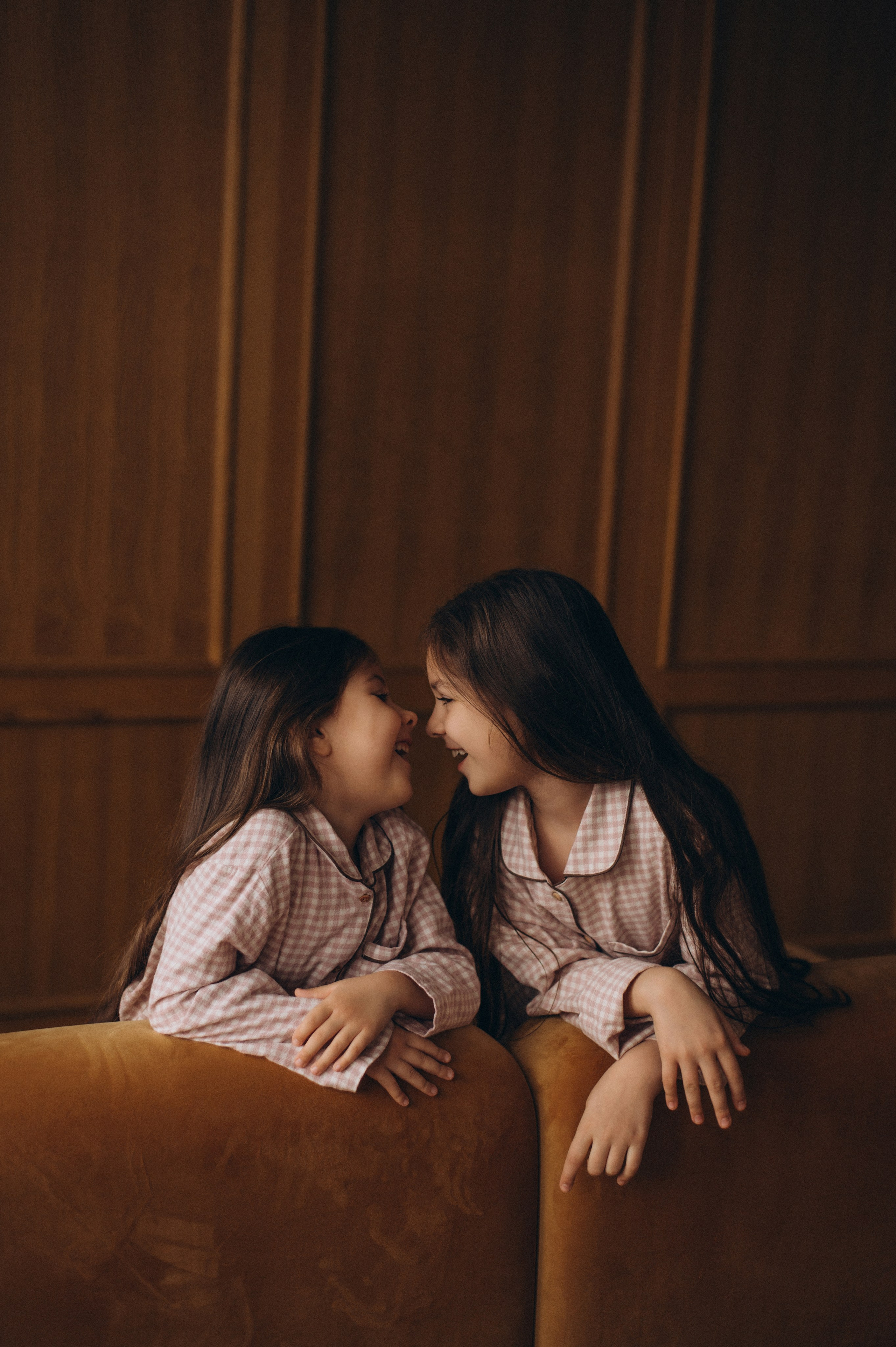 Фотосесія сестричок Тернопіль, зйомка сестрички, сімейний фотограф Тернопіль, портретний фотограф Тернопіль, фотосесія дітей. Сімейний, дитячий та індивідуальний фотограф в м. Тернопіль, м. Львів