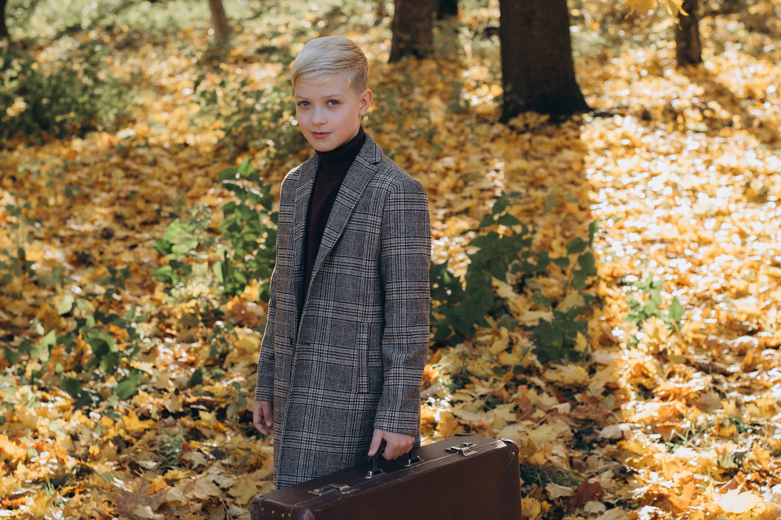 Осіння фотосесія 4 класу на віньєтки, випускні фотоальбоми Тернопіль, фотосесія випускників Тернопіль, шкільний випускний альбом Тернопіль. Сімейний, дитячий та індивідуальний фотограф в м. Тернопіль, м. Львів