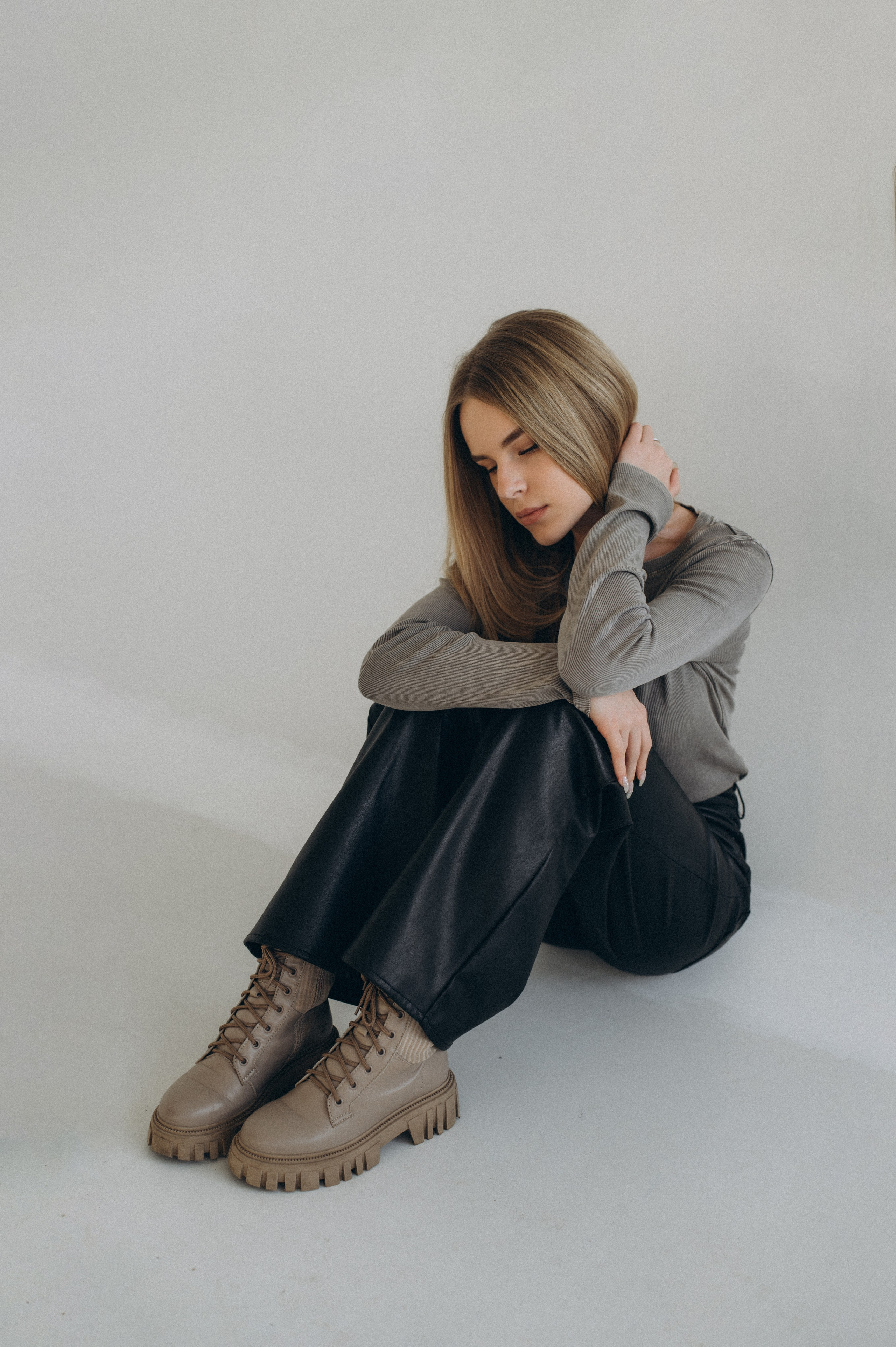 Фотосесія випускників, фотосесія на віньєтки Тернопіль, випускники Тернопіль, випуск 2025. Сімейний, дитячий та індивідуальний фотограф в м. Тернопіль, м. Львів