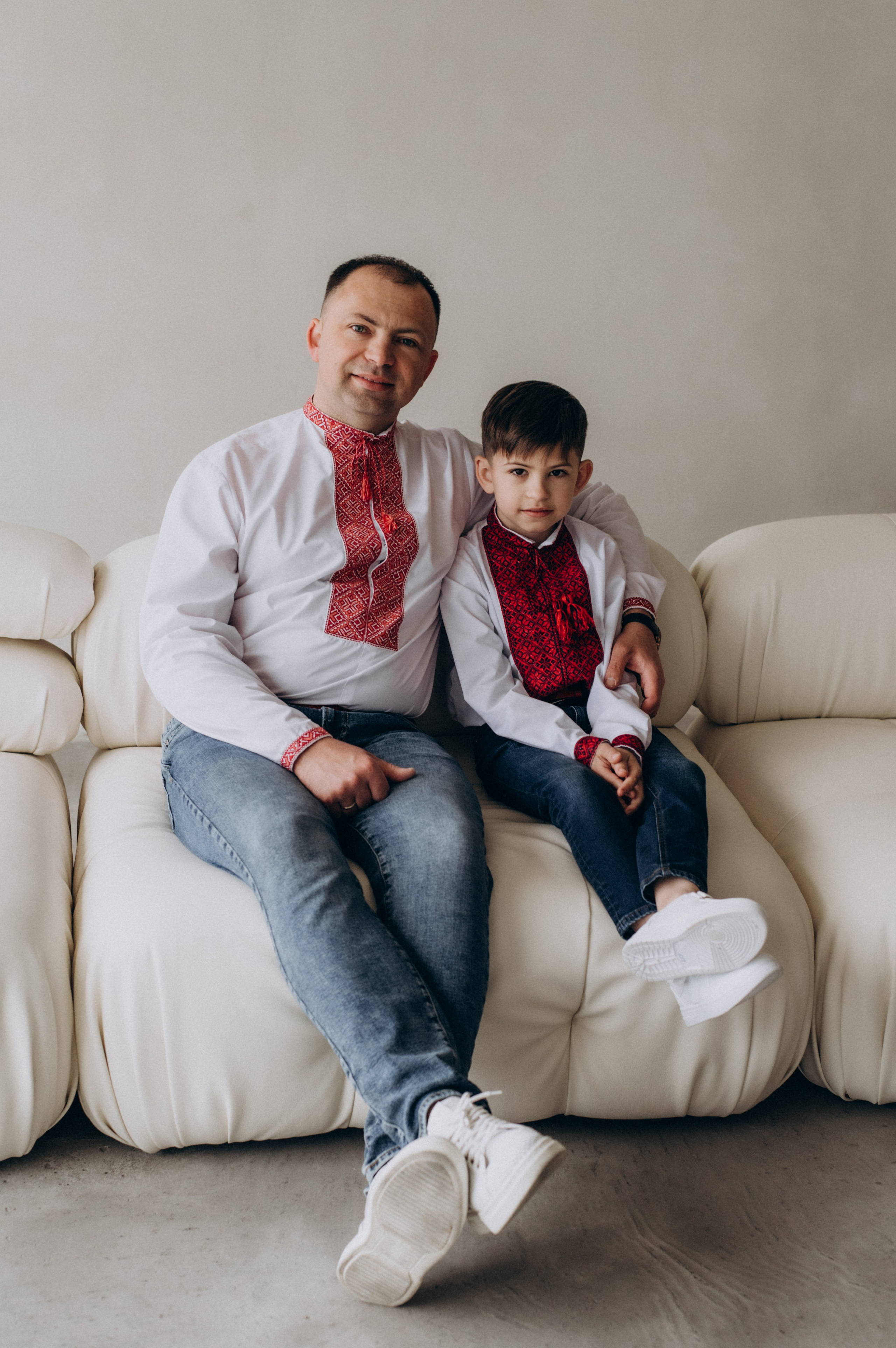 Сімейна фотосесія Тернопіль, сімейна зйомка у вишиванках, фотосесія Львів. Сімейний, дитячий та індивідуальний фотограф в м. Тернопіль, м. Львів