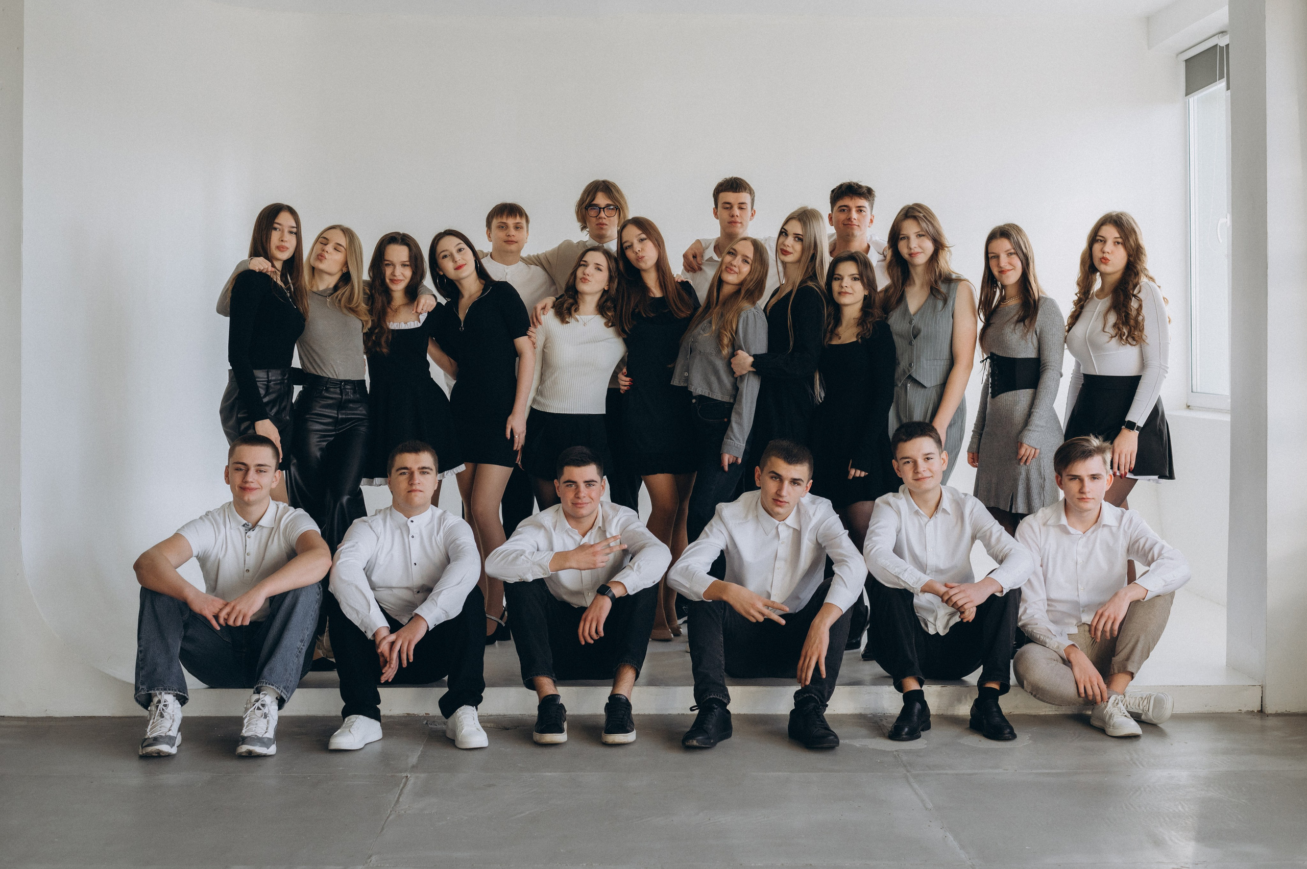 Фотосесія випускників, фотосесія на віньєтки Тернопіль, випускники Тернопіль, випуск 2025. Сімейний, дитячий та індивідуальний фотограф в м. Тернопіль, м. Львів