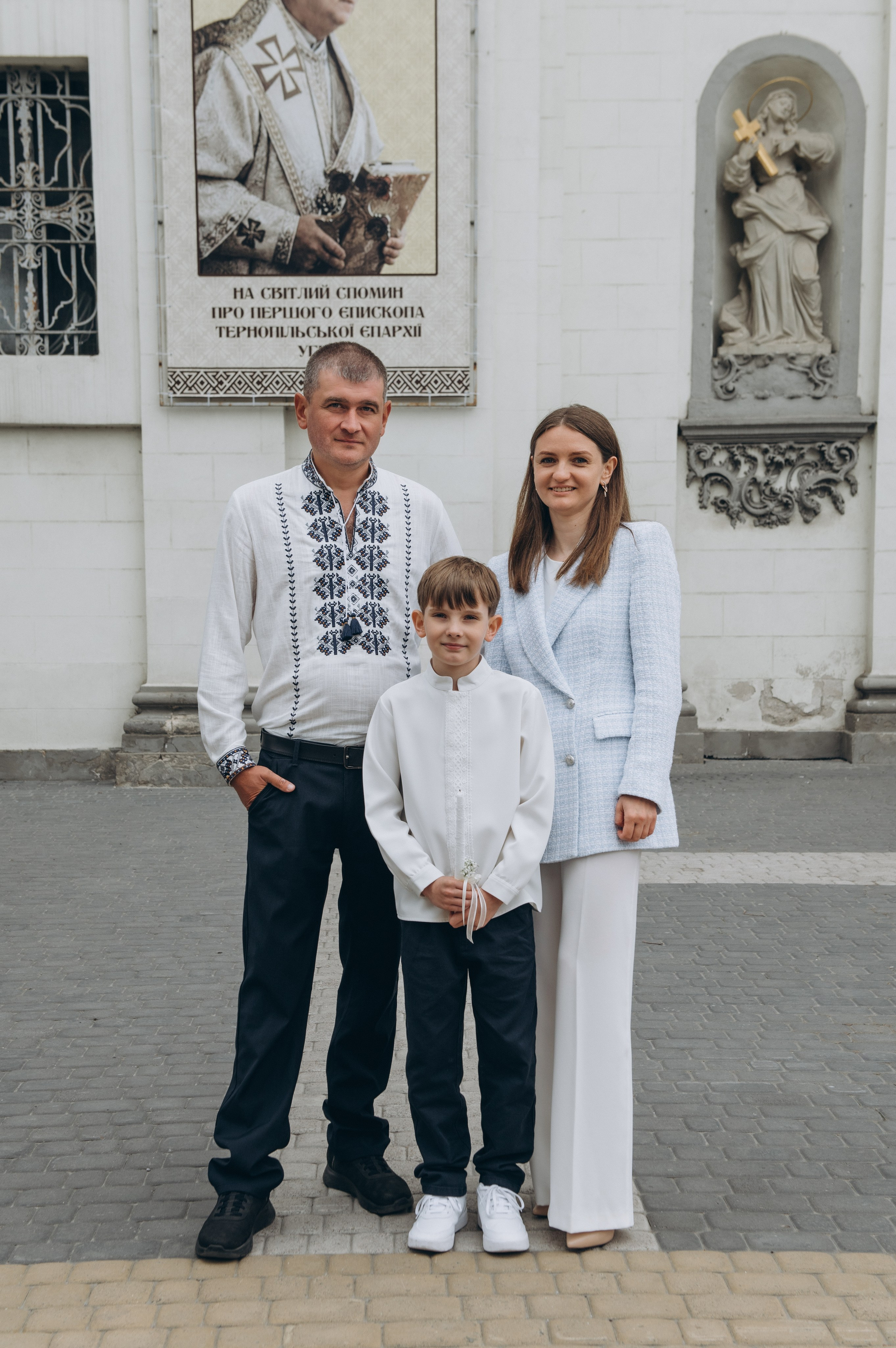 Фотосесія Першого Причастя Тернопіль, фотосесія Причастя Тернопіль, Таїнство Першого Причастя Тернопіль, Катедра Причастя Тернопіль. Сімейний, дитячий та індивідуальний фотограф в м. Тернопіль, м. Львів