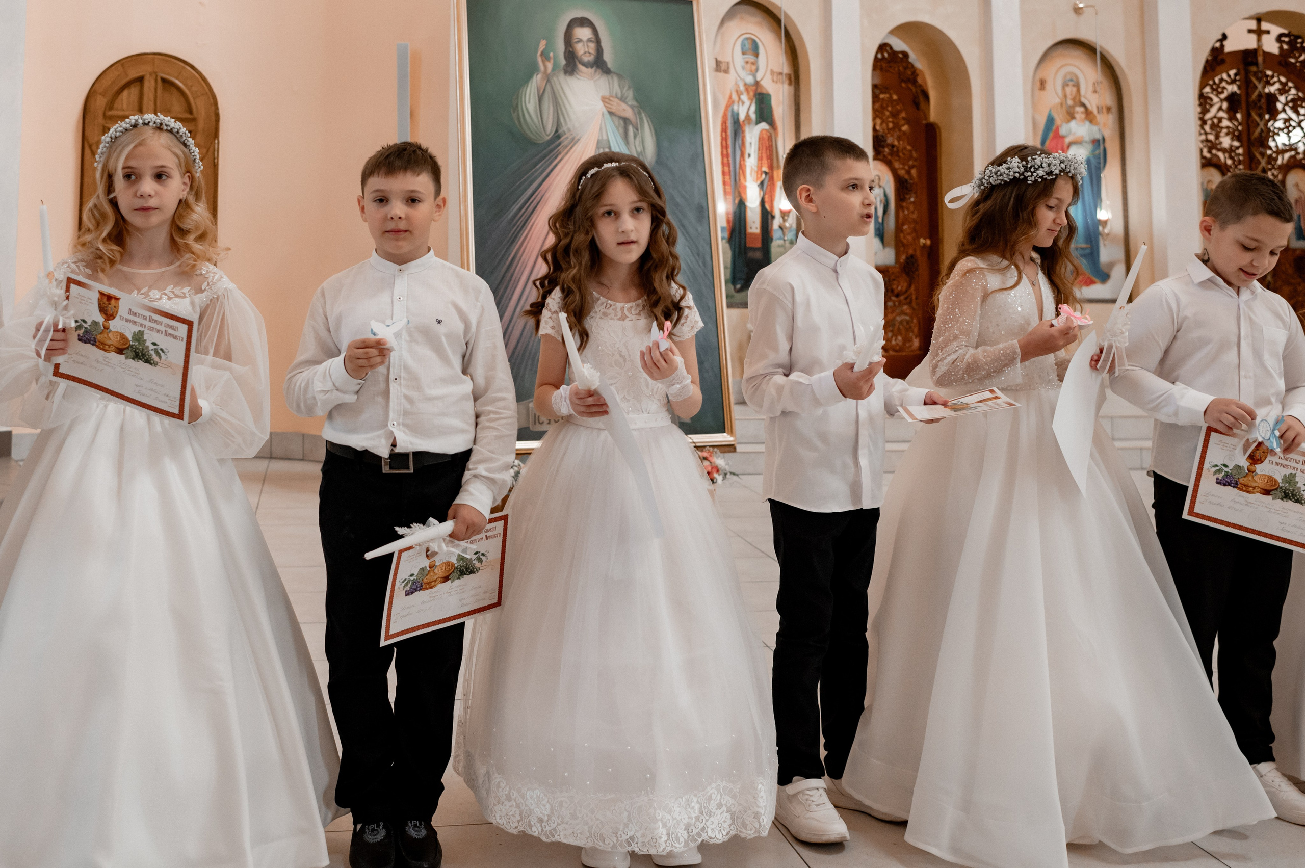 Фотосесія Першого Причастя Тернопіль, зйомка Причастя Тернопіль, Таїнство Першого Причастя Тернопіль, Катедра Причастя Тернопіль. Сімейний, дитячий та індивідуальний фотограф в м. Тернопіль, м. Львів