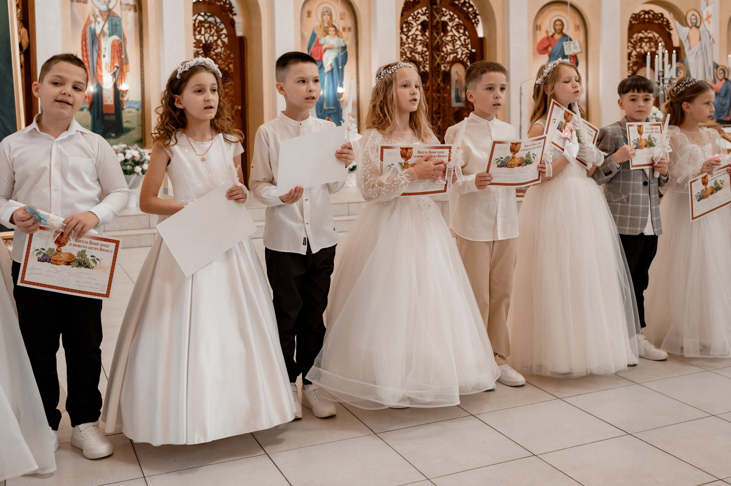 Фотосесія Першого Причастя Тернопіль, зйомка Причастя Тернопіль, Таїнство Першого Причастя Тернопіль, Катедра Причастя Тернопіль. Сімейний, дитячий та індивідуальний фотограф в м. Тернопіль, м. Львів