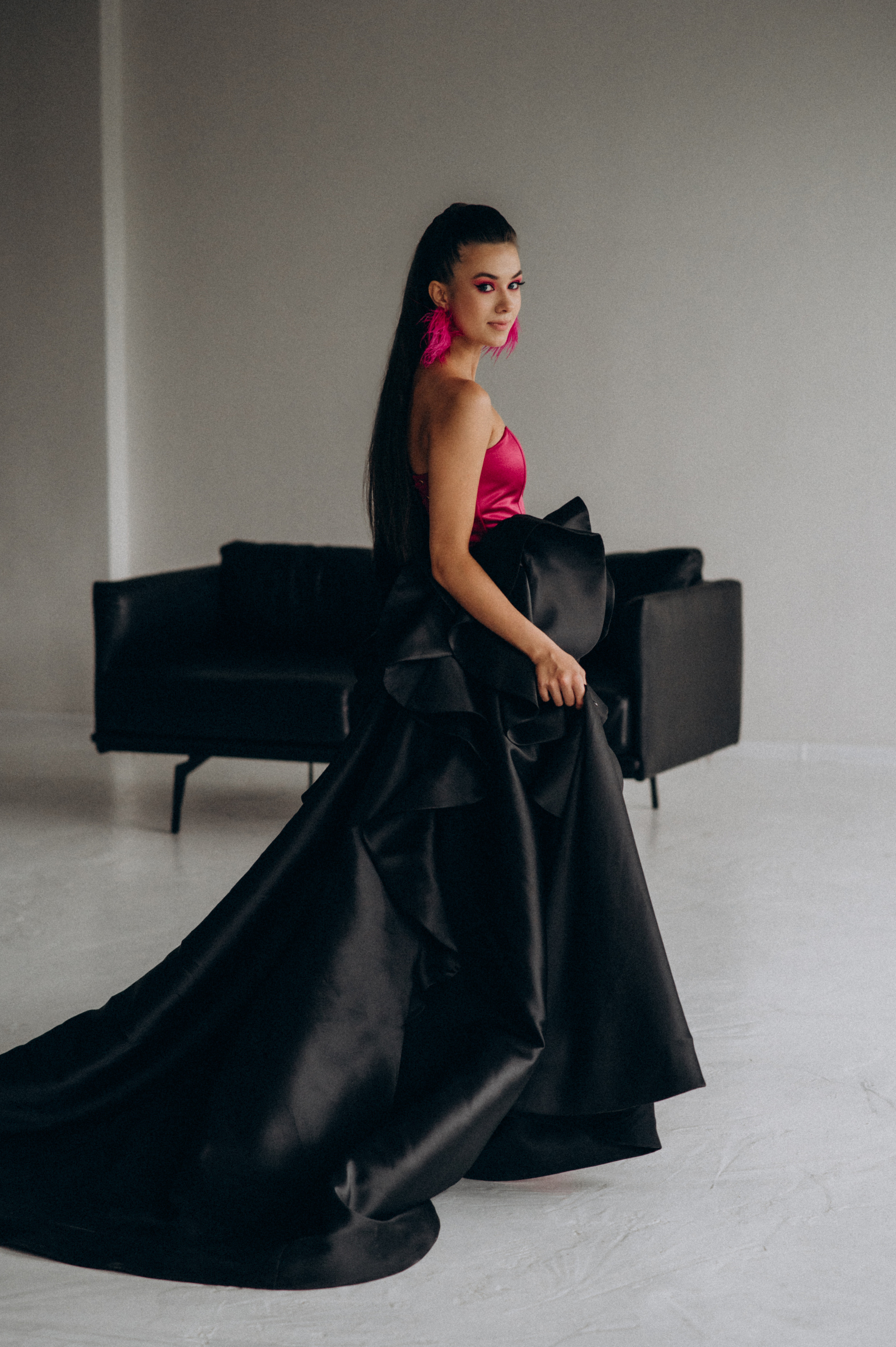 Випускниця, зйомка у студії, фотосесія випускного Тернопіль Львів. Сімейний, дитячий та індивідуальний фотограф в м. Тернопіль, м. Львів