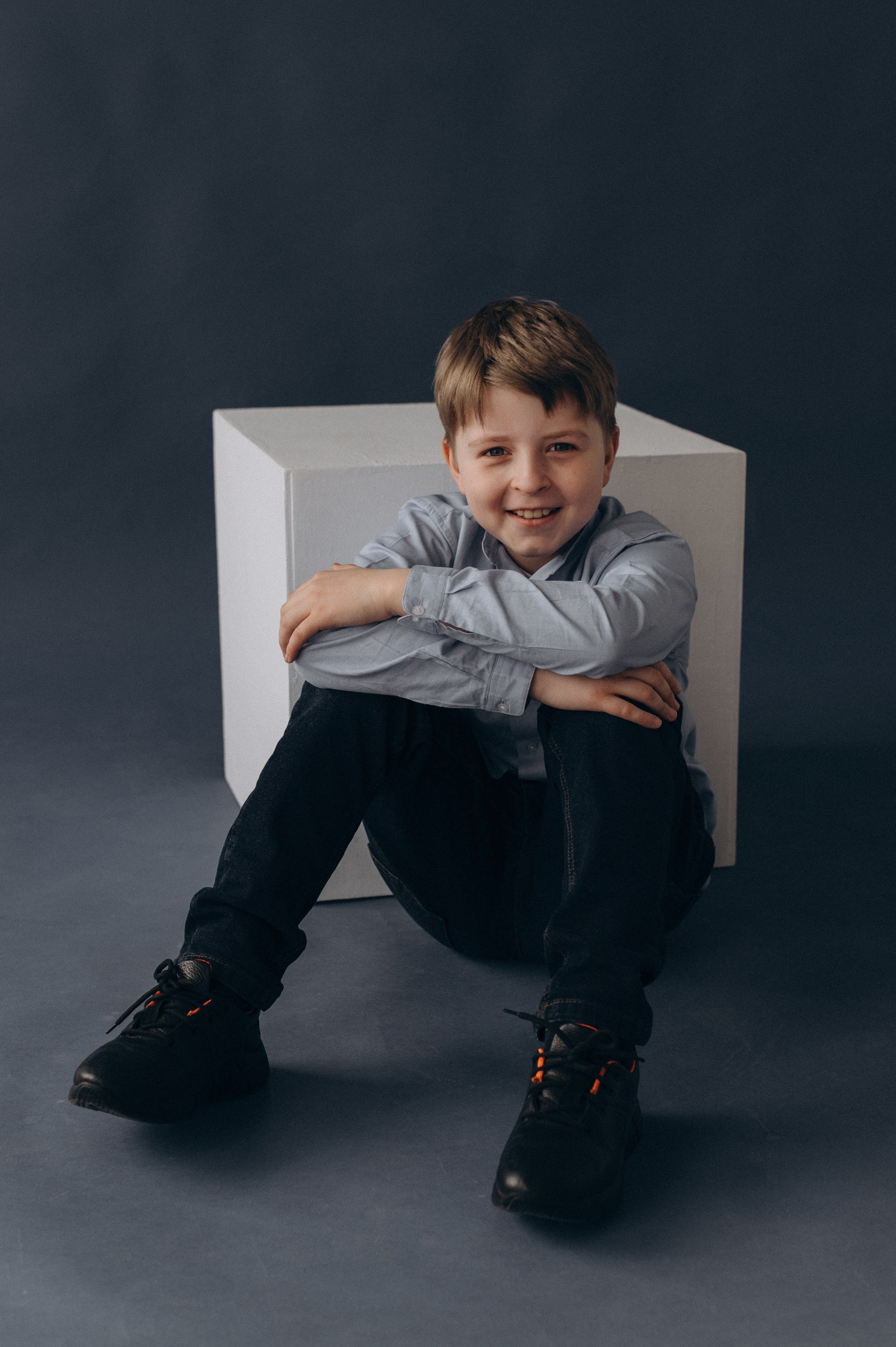 Шкільна фотосесія на віньєтки Тернопіль, шкільні альбоми, фотосесія випускників Тернопіль, випускний альбом, фотограф випускний Тернопіль. Сімейний, дитячий та індивідуальний фотограф в м. Тернопіль, м. Львів