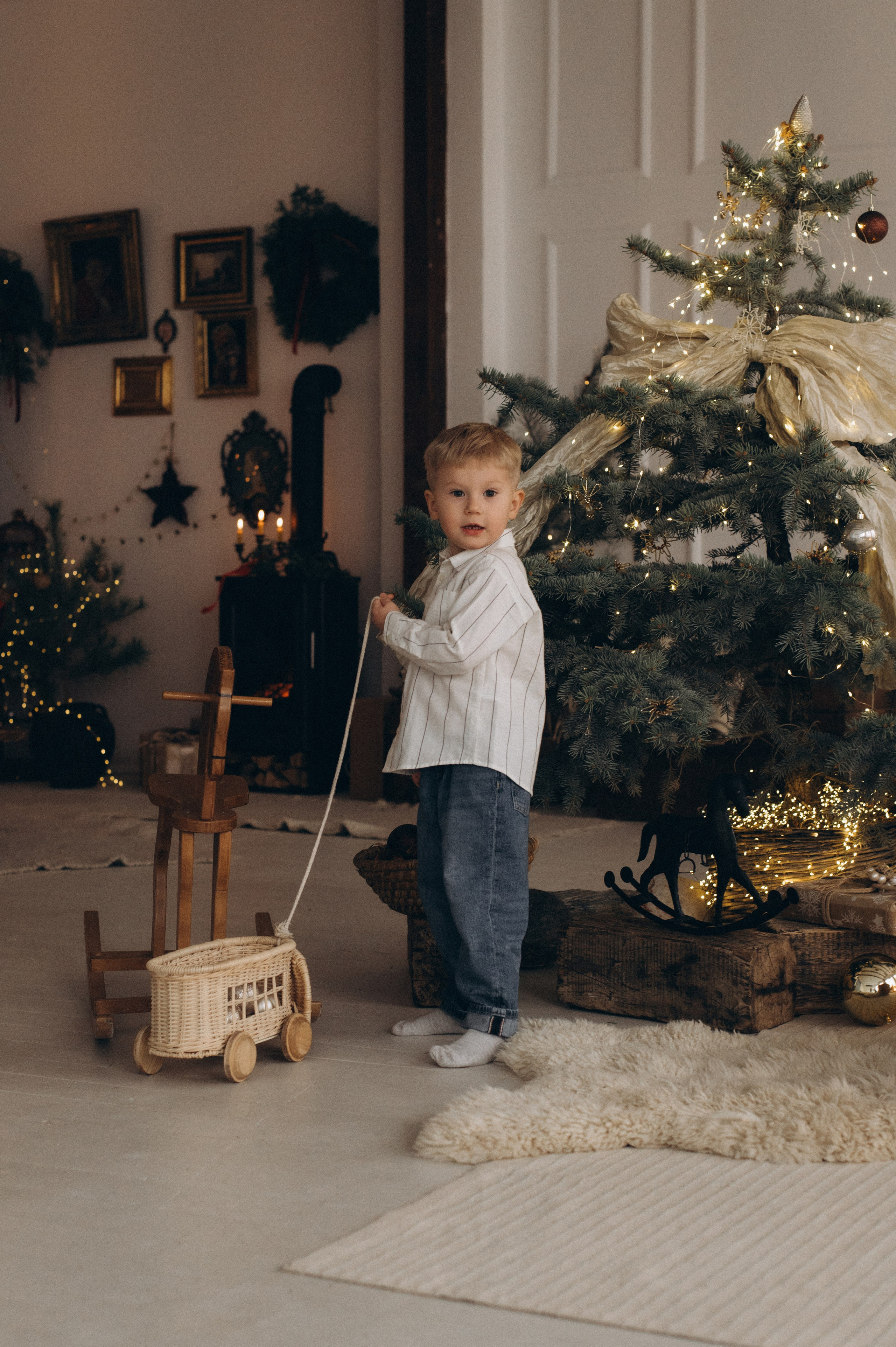 Новорічна сімейна фотосесія у студії Тернопіль, фотосесія мами та дитини, сімейний фотограф Тернопіль, новорічна зйомка. Сімейний, дитячий та індивідуальний фотограф в м. Тернопіль, м. Львів
