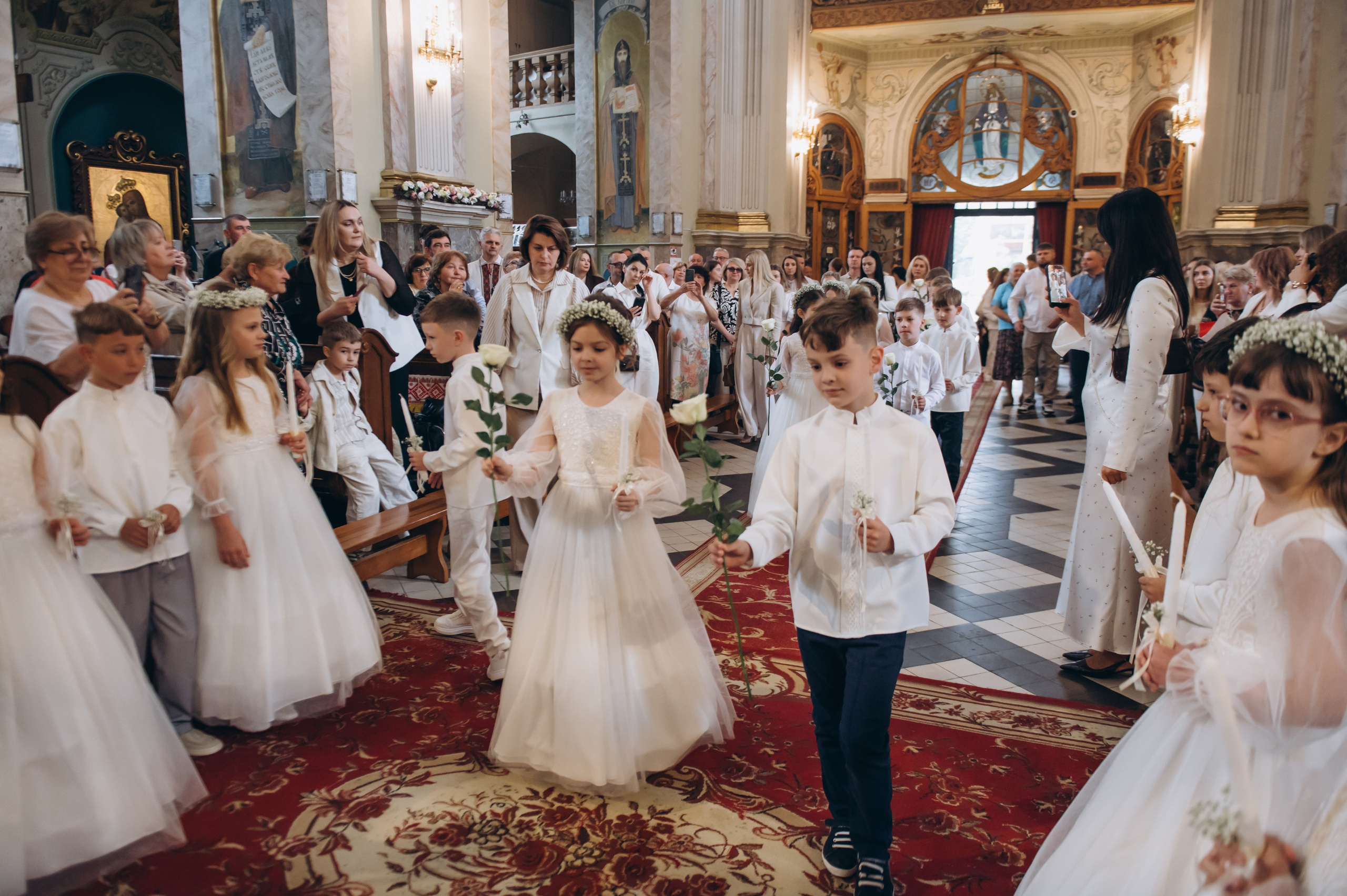 Фотосесія Першого Причастя Тернопіль, фотосесія Причастя Тернопіль, Таїнство Першого Причастя Тернопіль, Катедра Причастя Тернопіль. Сімейний, дитячий та індивідуальний фотограф в м. Тернопіль, м. Львів