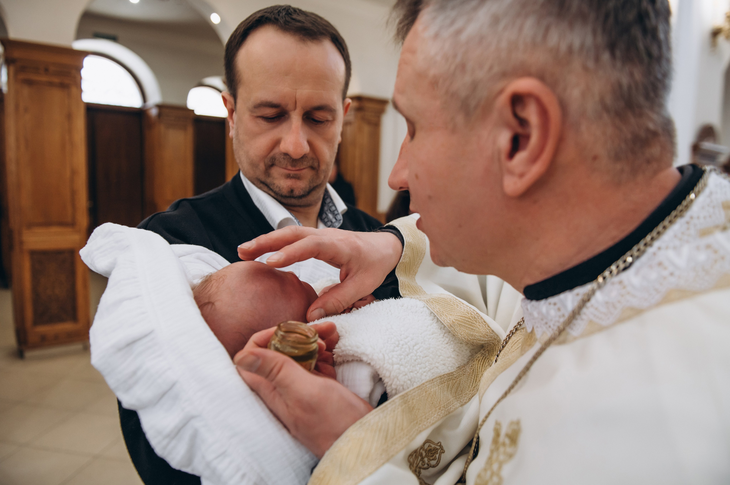 Фотосесія Хрещення Тернопіль, зйомка Хрестин Тернопіль, Храм Різдва Пресвятої Богородиці УГКЦ Тернопіль. Сімейний, дитячий та індивідуальний фотограф в м. Тернопіль, м. Львів