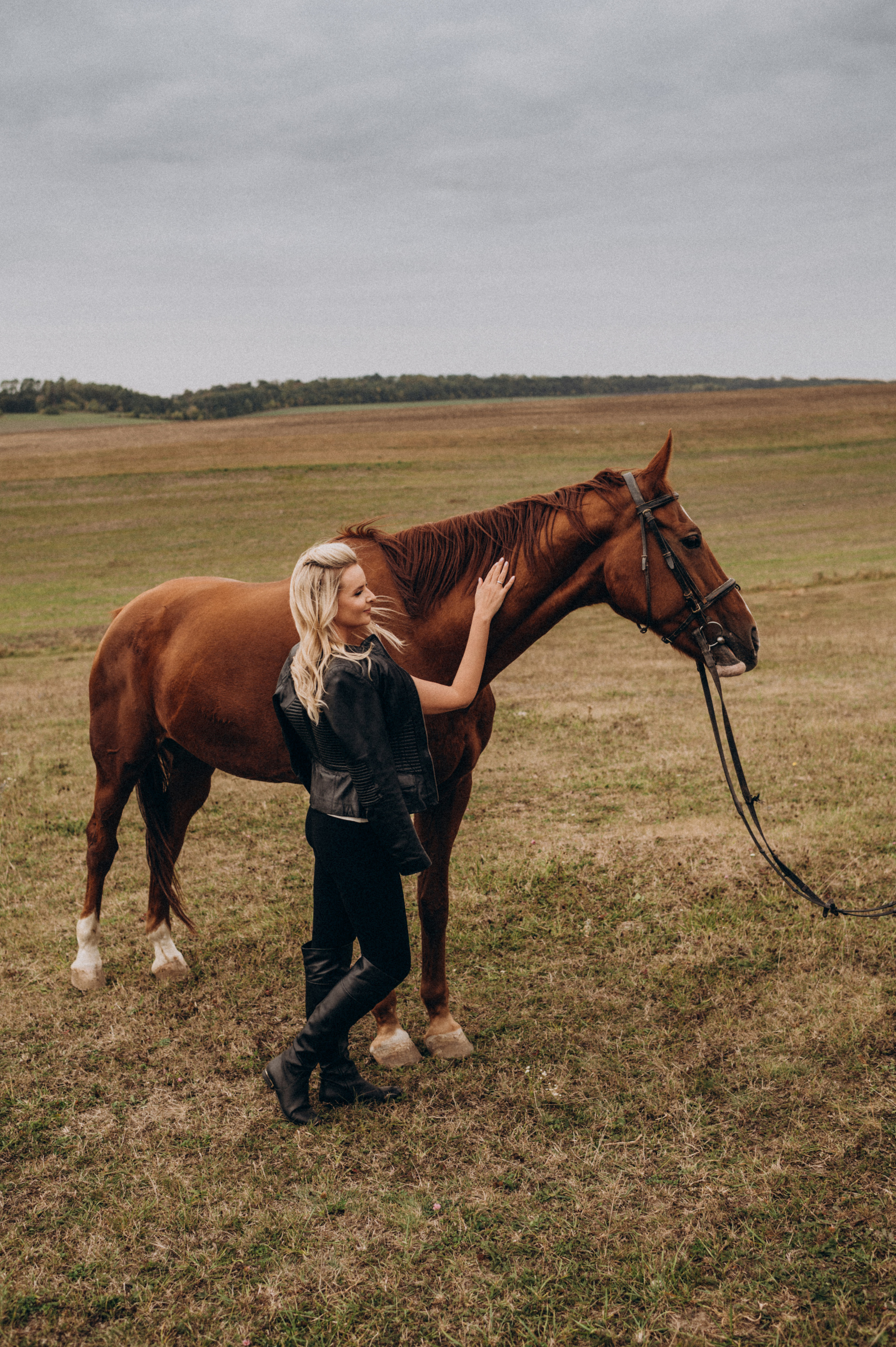 Фотосесія з кіньми Тернопіль, кінна зйомка, сімейна фотосесія на конях. Сімейний, дитячий та індивідуальний фотограф в м. Тернопіль, м. Львів