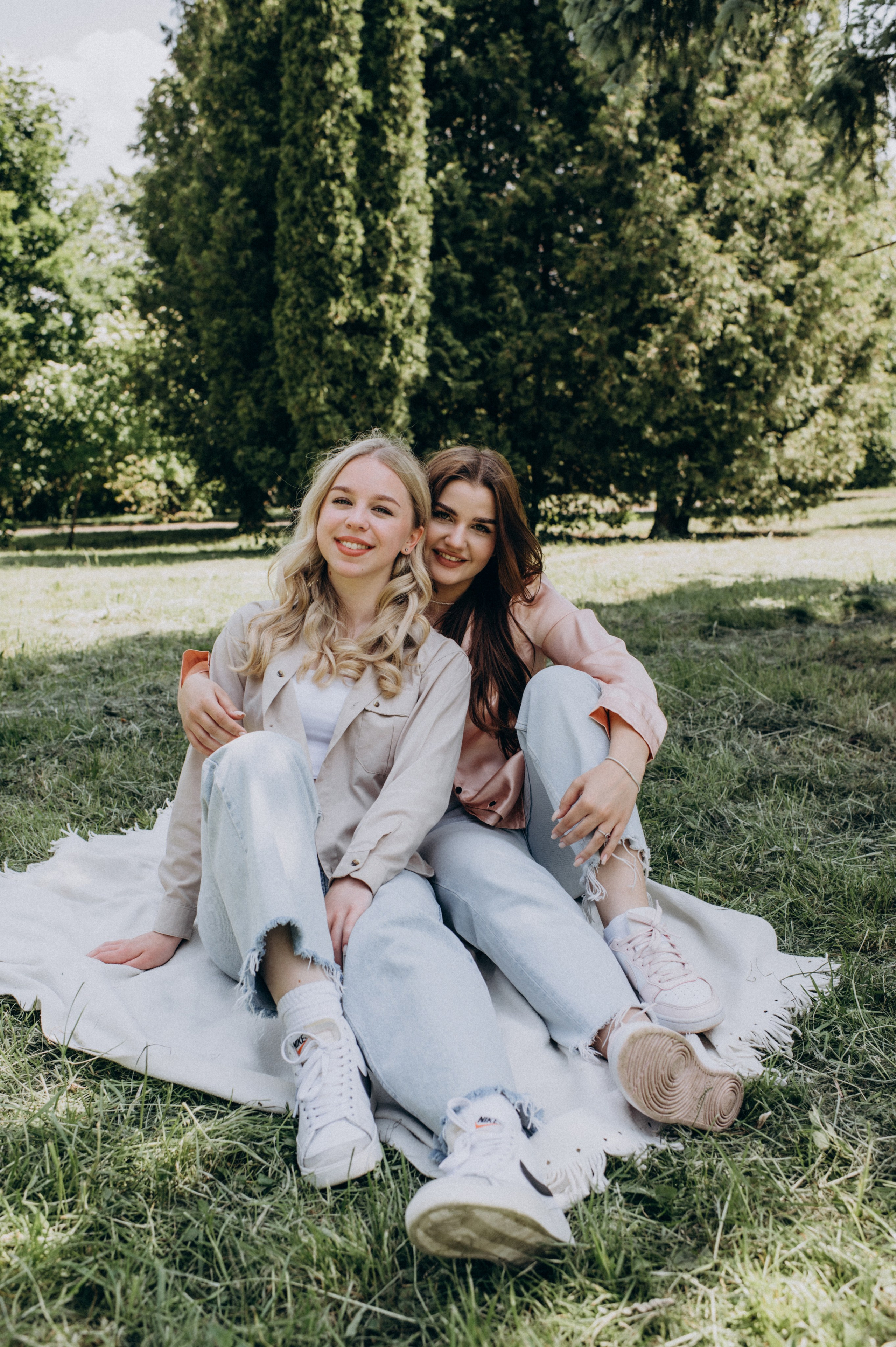 Фотосесія випускників, зйомка випускників Тернопіль Львів, випускні фотоальбоми Тернопіль, шкільні фотоальбоми Тернопіль. Сімейний, дитячий та індивідуальний фотограф в м. Тернопіль, м. Львів