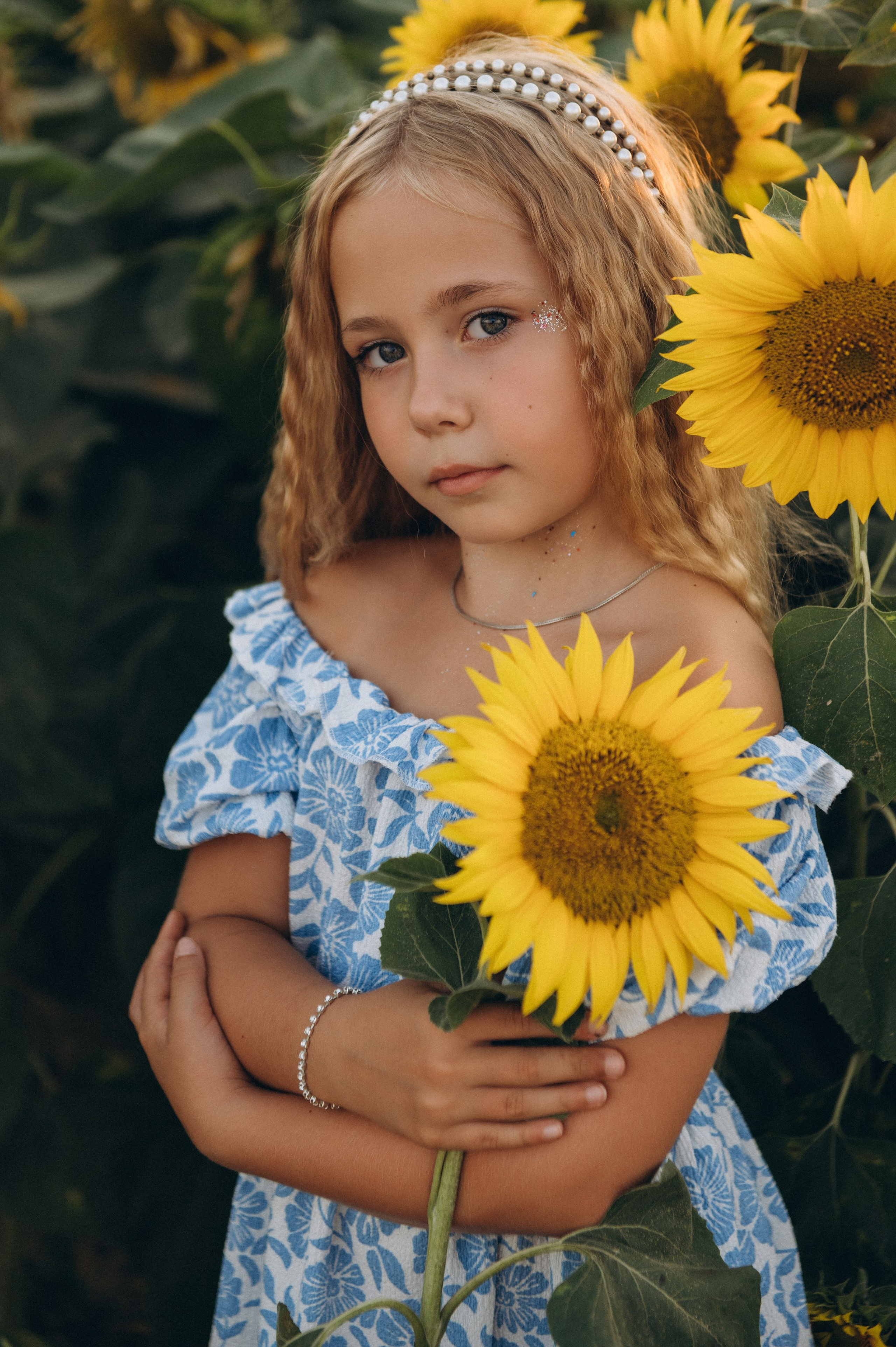 Фотосесія у соняшниках, дитячий фотограф Тернопіль, сімейний фотограф Тернопіль, дитяча фотосесія, фотосесія в полі, зйомка дітей. Сімейний, дитячий та індивідуальний фотограф в м. Тернопіль, м. Львів